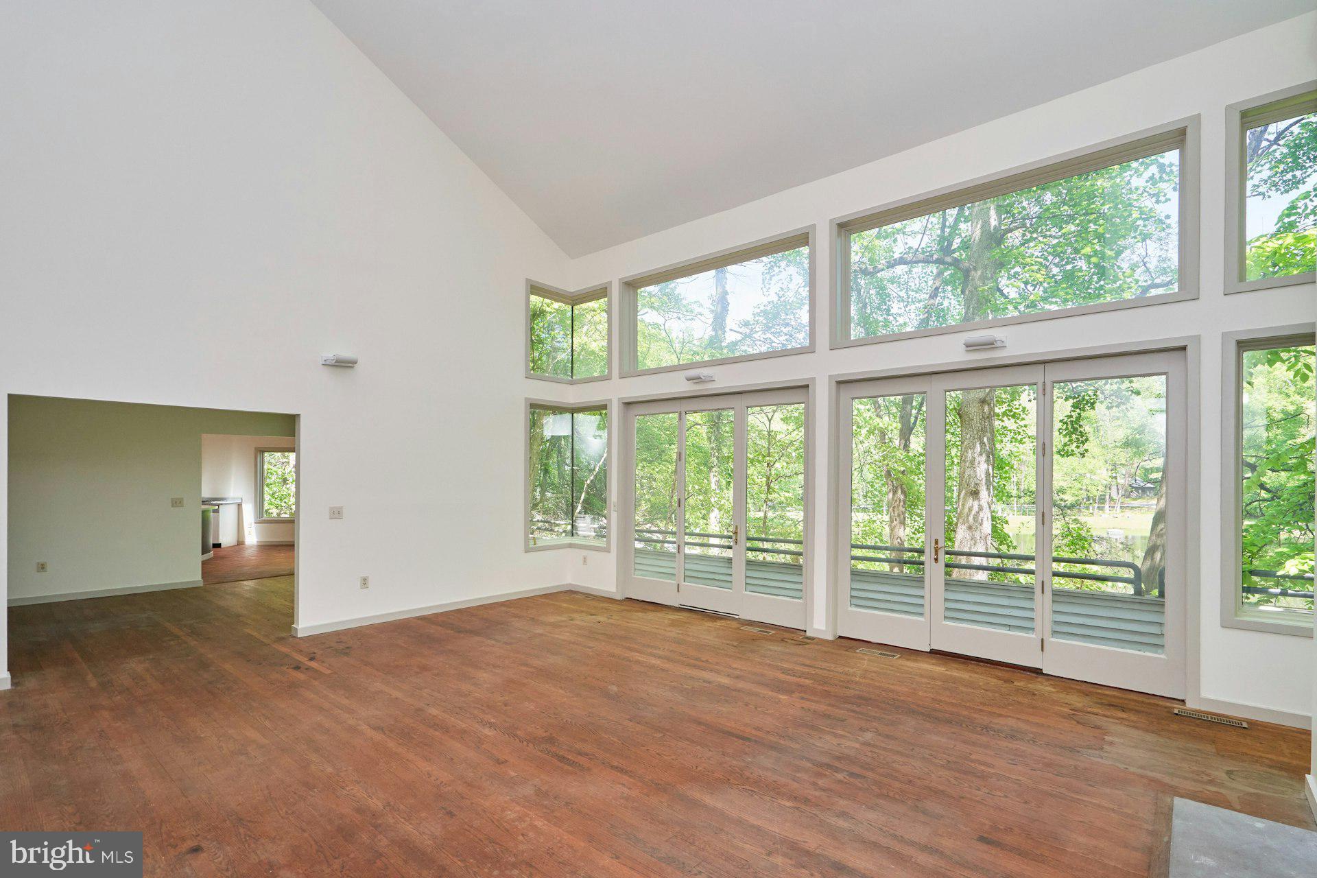 WALKER WOODS LAKE - Residential