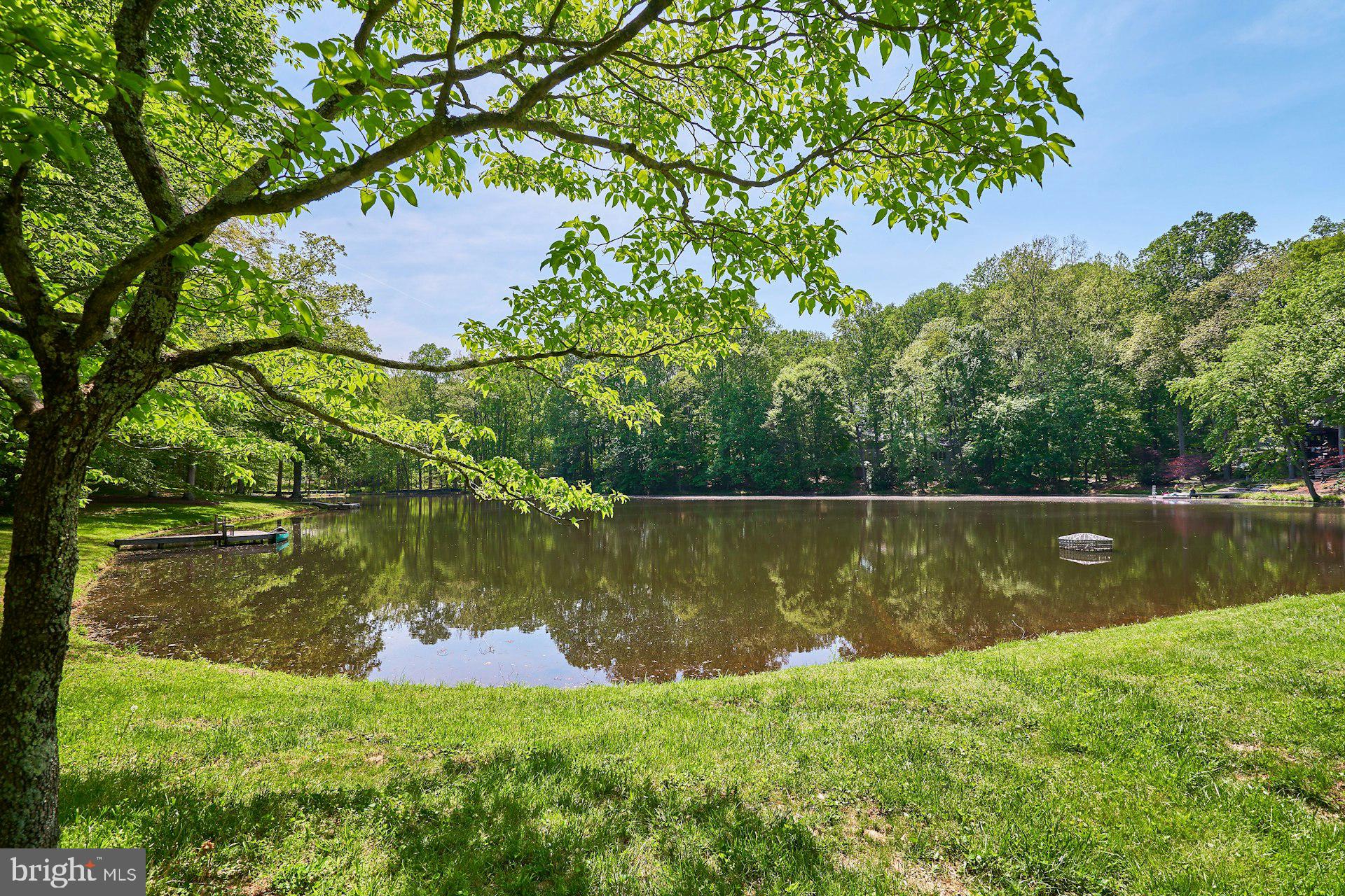 WALKER WOODS LAKE - Residential