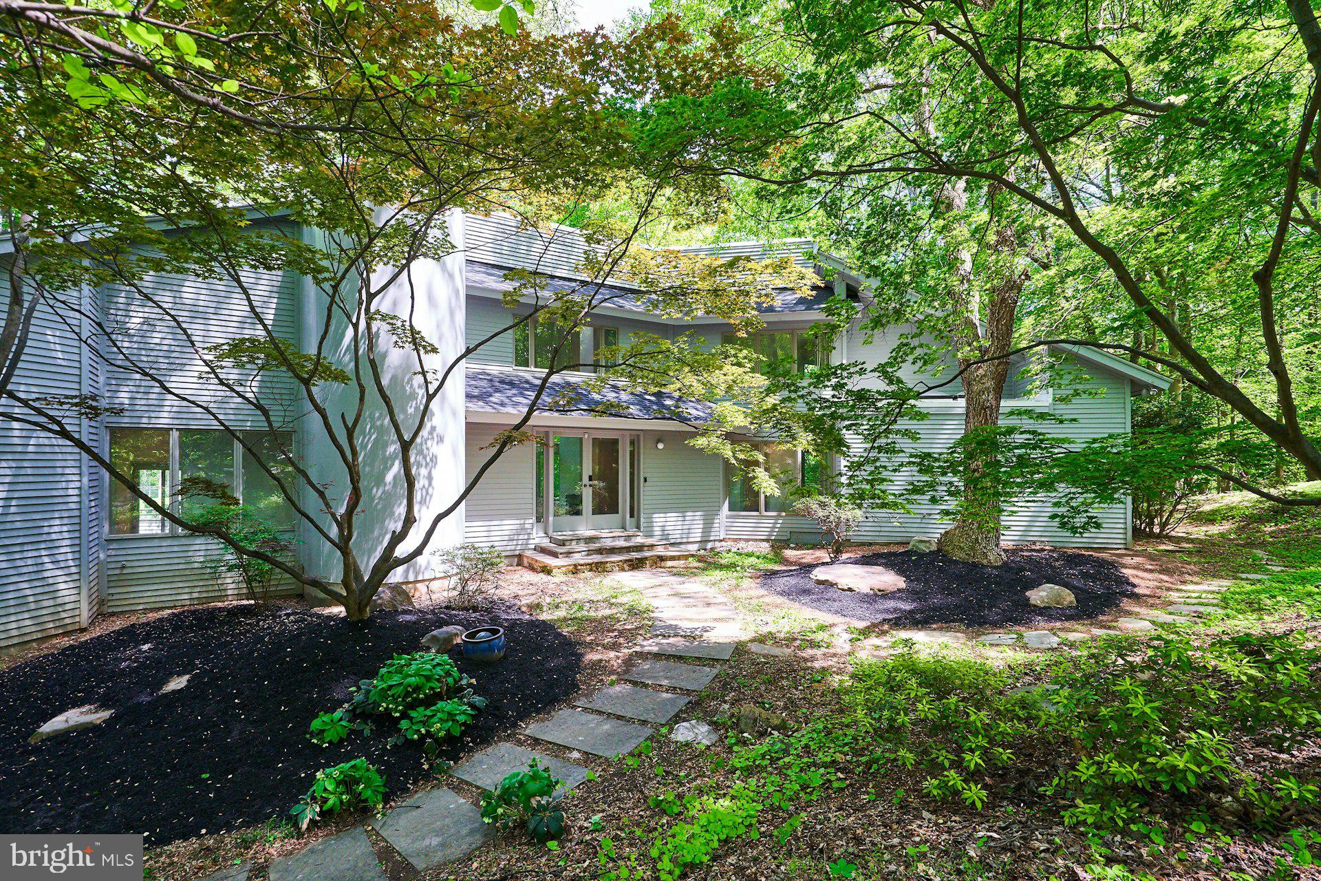 WALKER WOODS LAKE - Residential