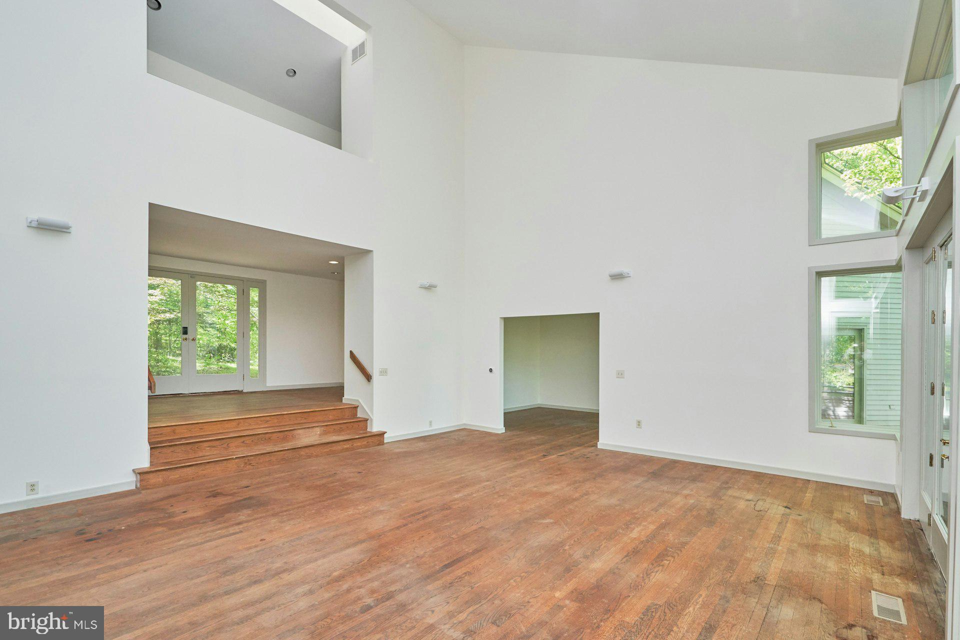 WALKER WOODS LAKE - Residential