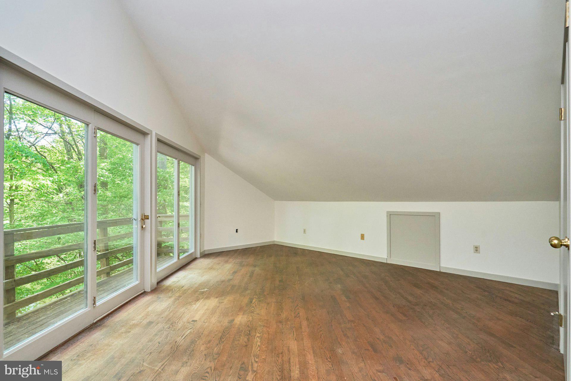 WALKER WOODS LAKE - Residential