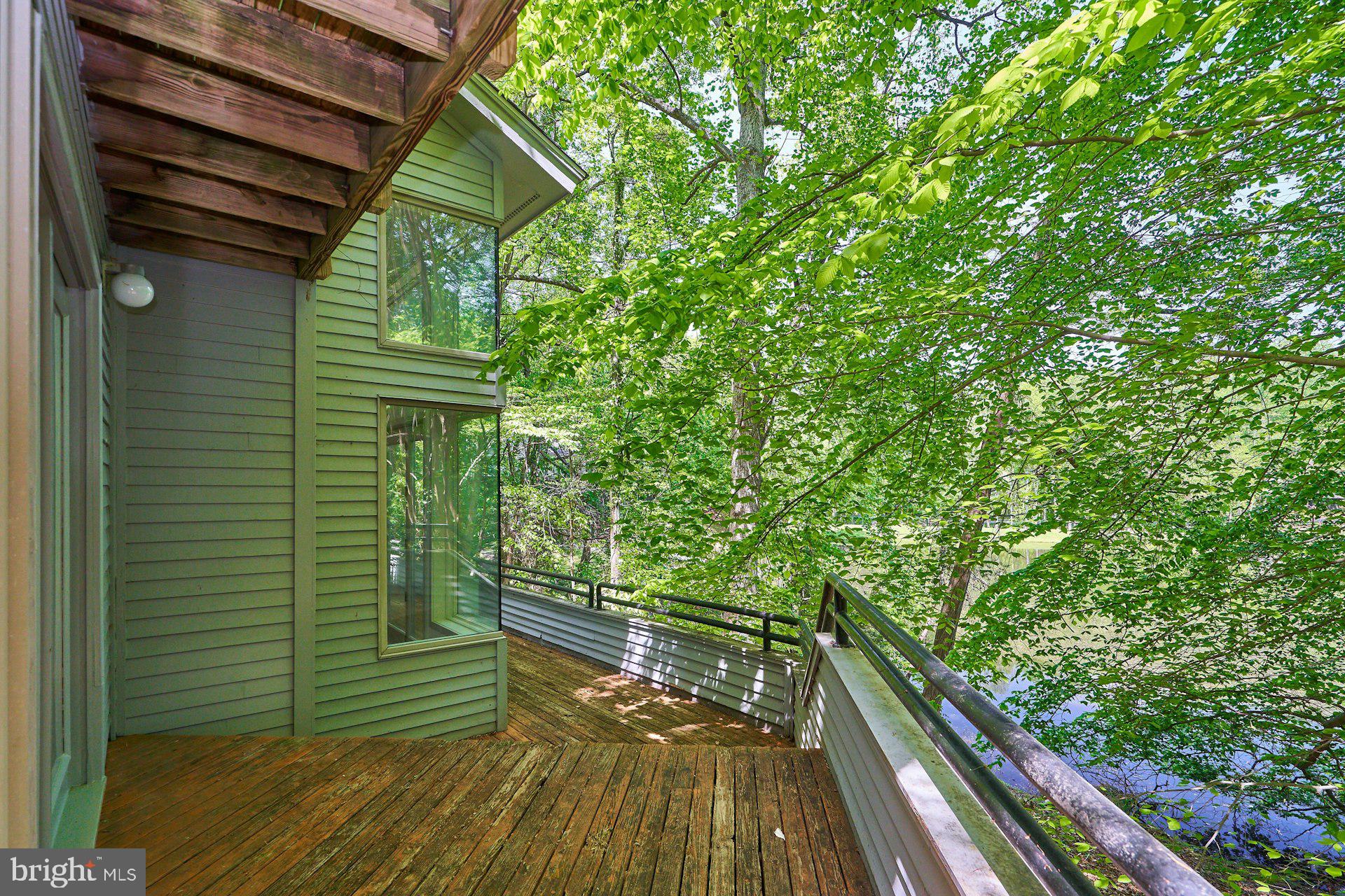 WALKER WOODS LAKE - Residential