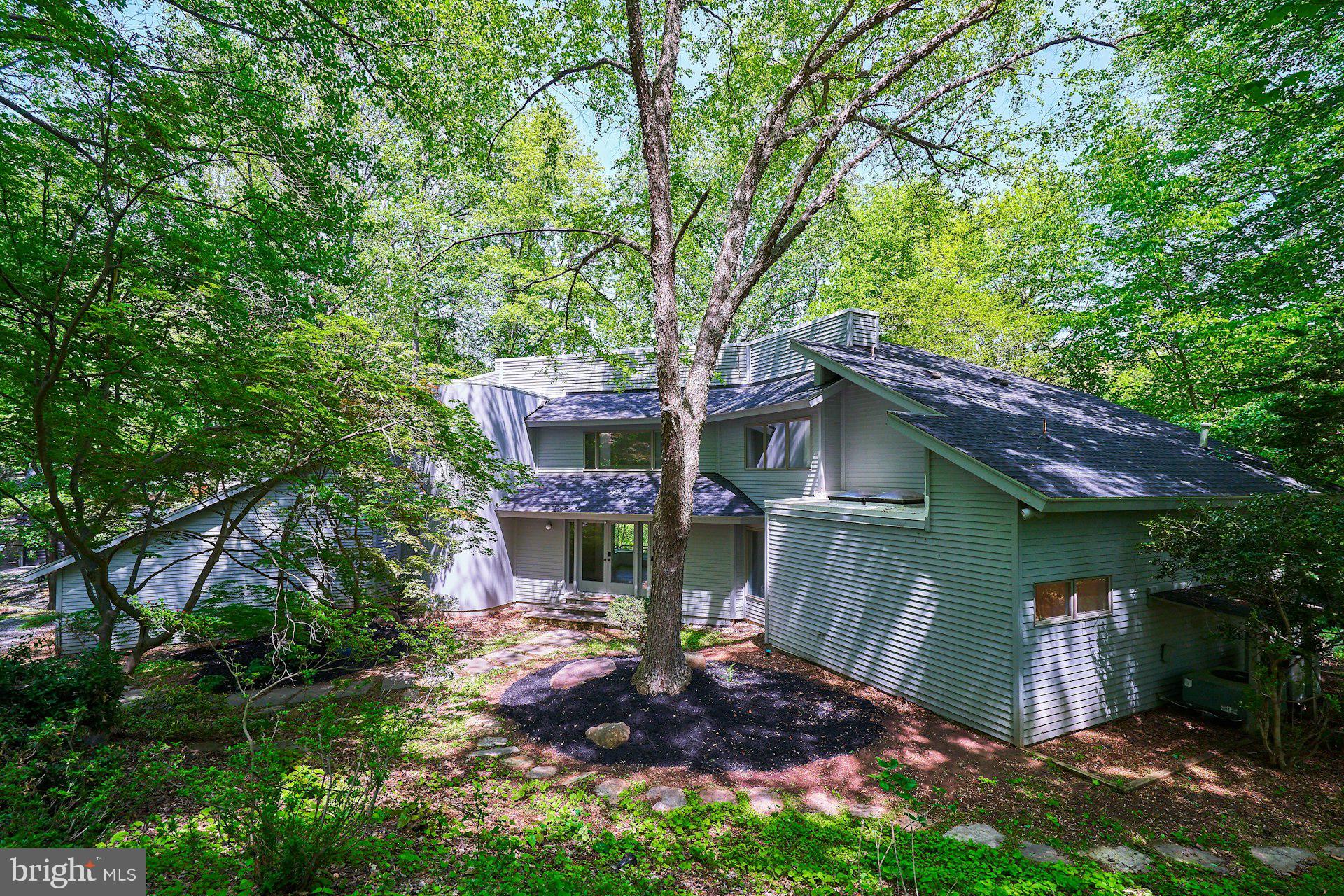 WALKER WOODS LAKE - Residential