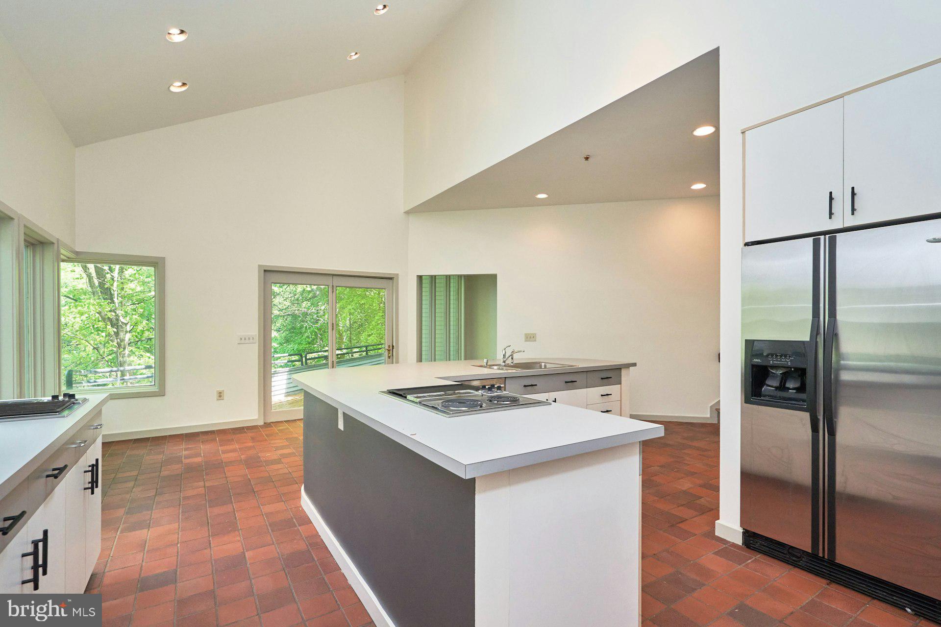 WALKER WOODS LAKE - Residential
