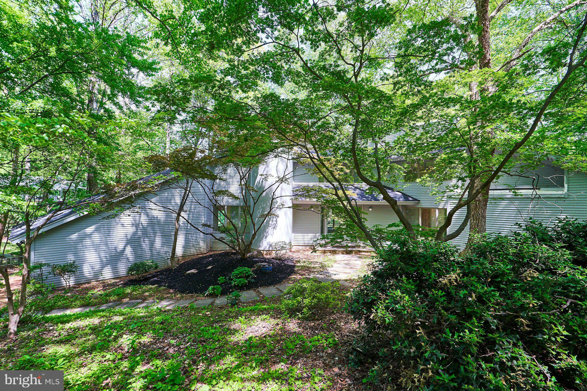 WALKER WOODS LAKE - Residential