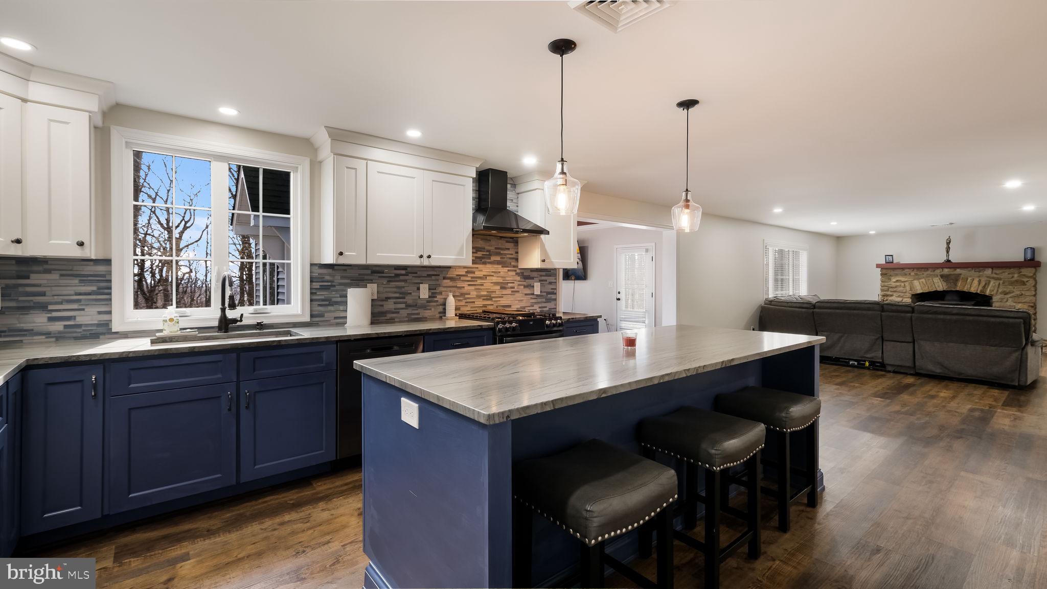 HUNTERS RUN - Residential