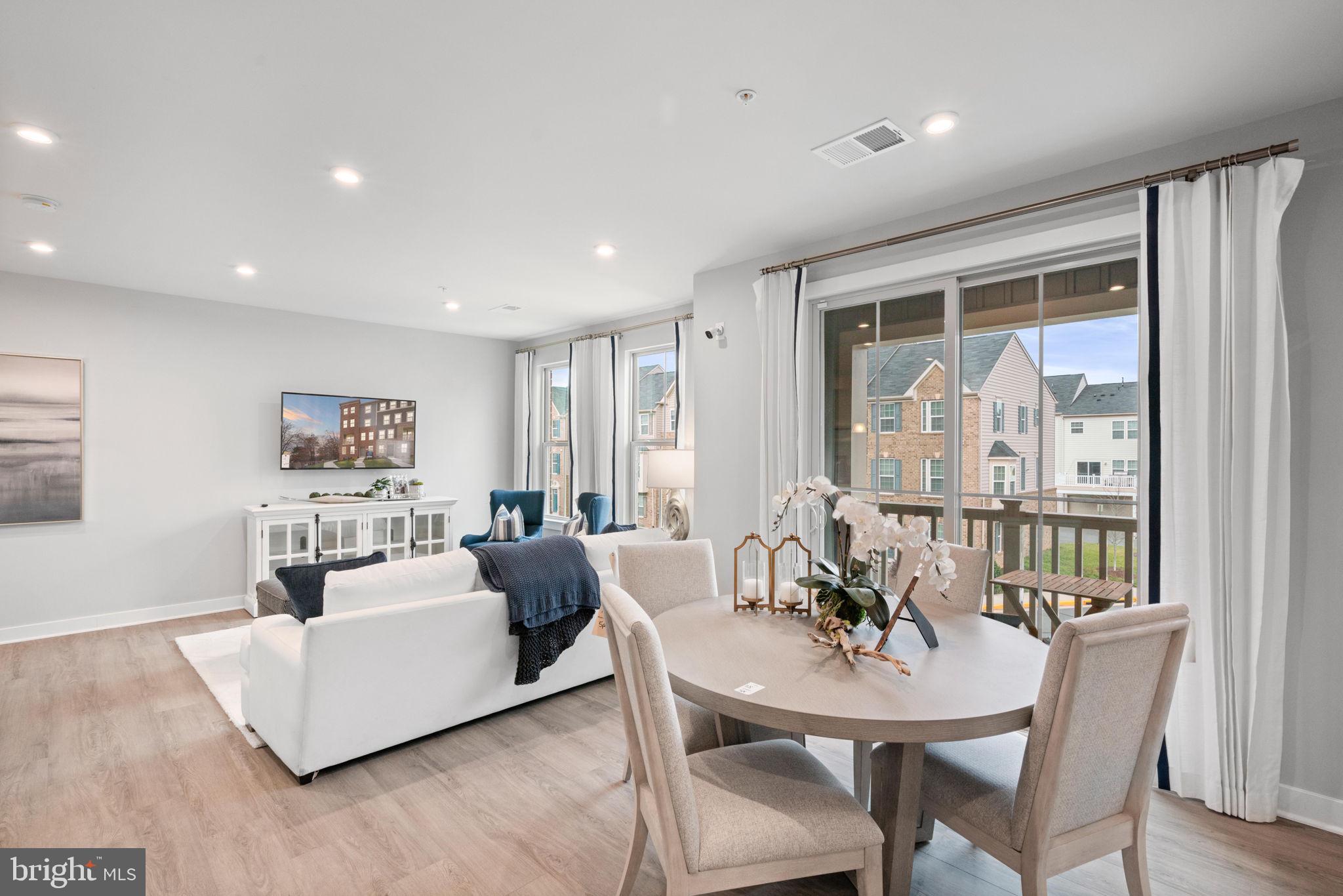 ARCOLA TOWN CENTER - Residential