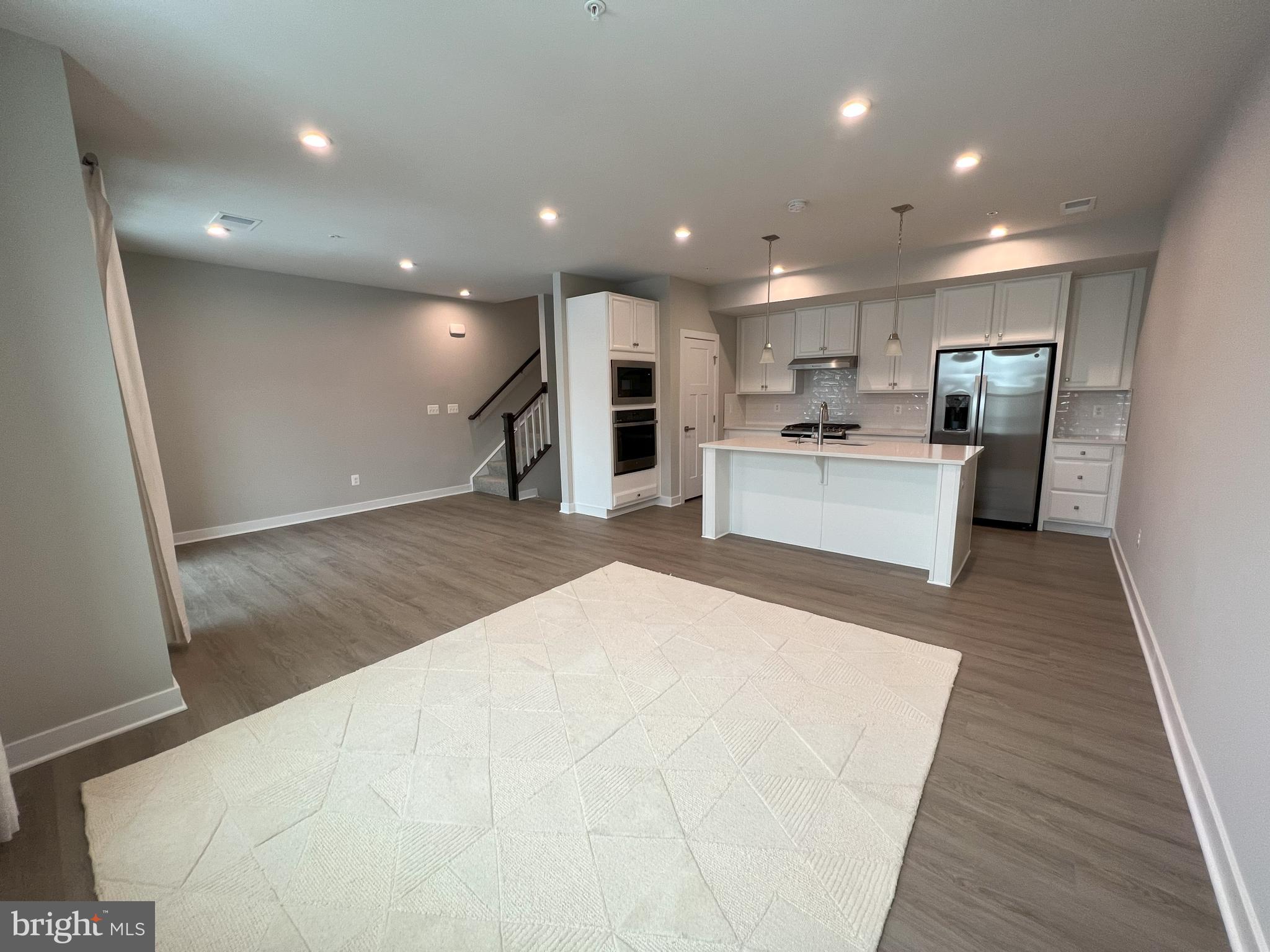 ARCOLA TOWN CENTER - Residential