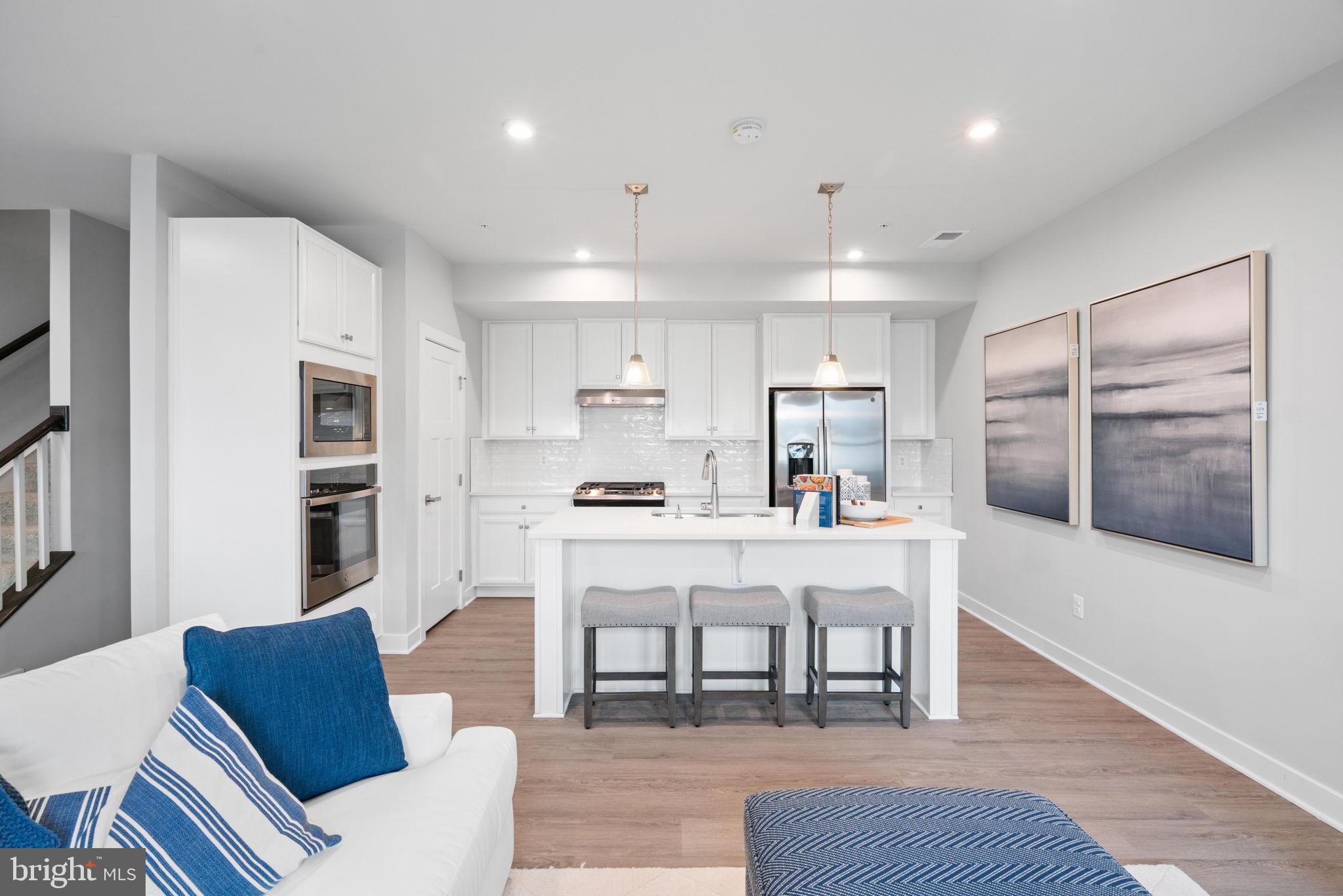 ARCOLA TOWN CENTER - Residential