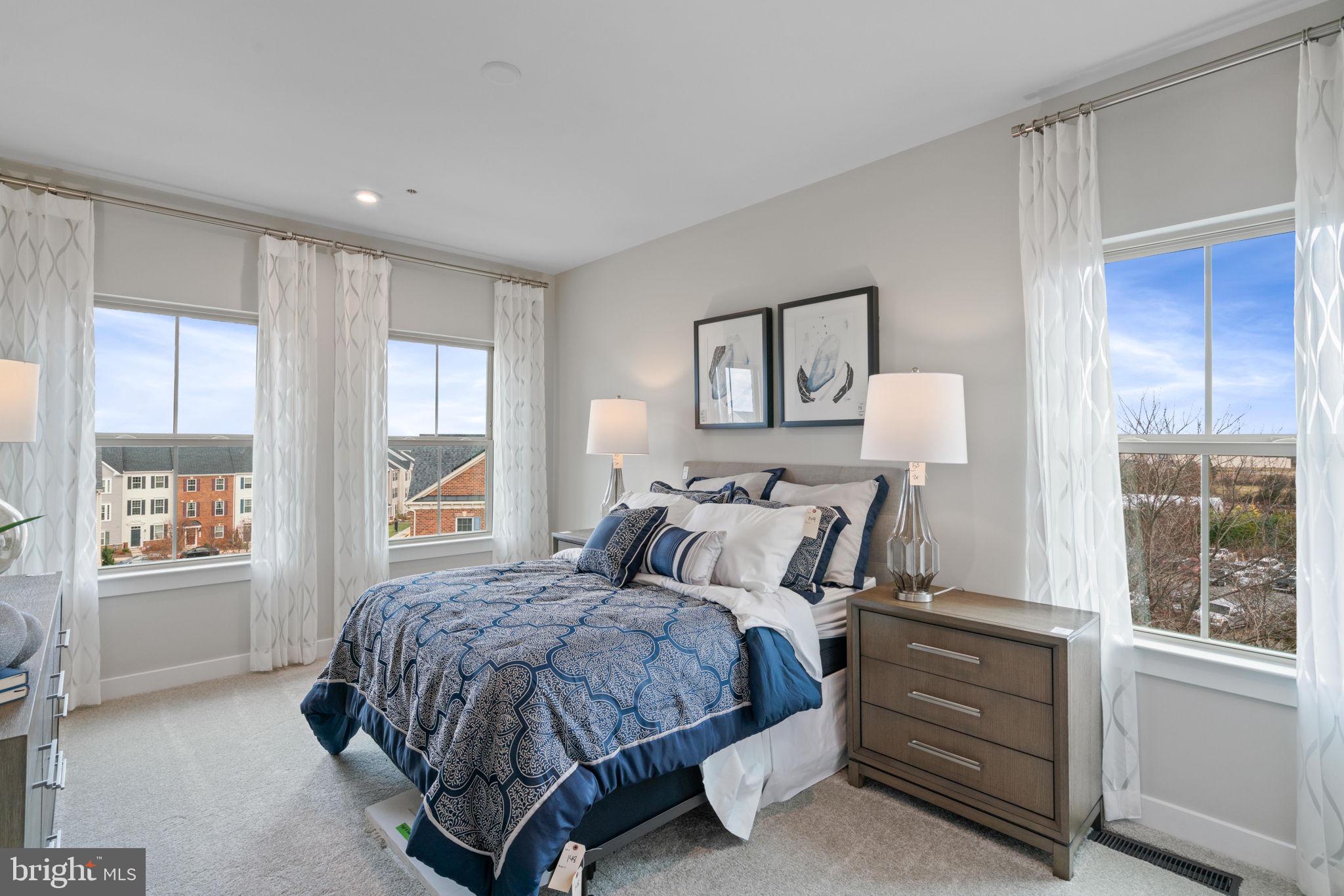 ARCOLA TOWN CENTER - Residential
