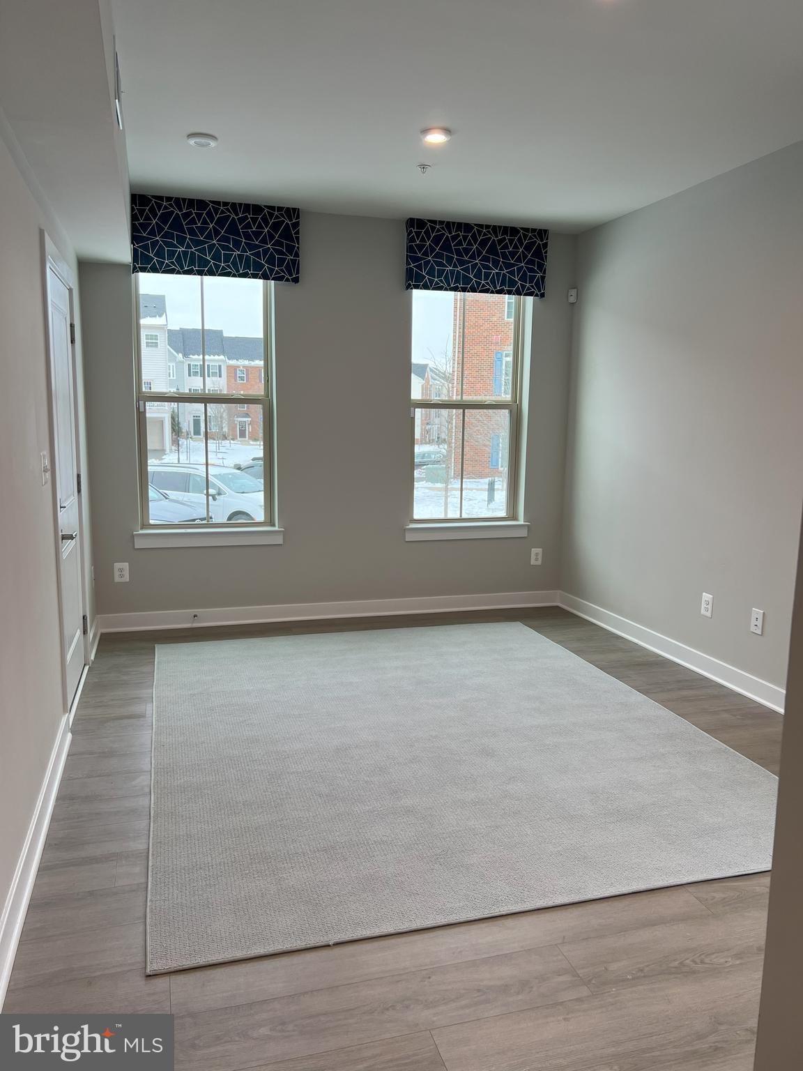 ARCOLA TOWN CENTER - Residential