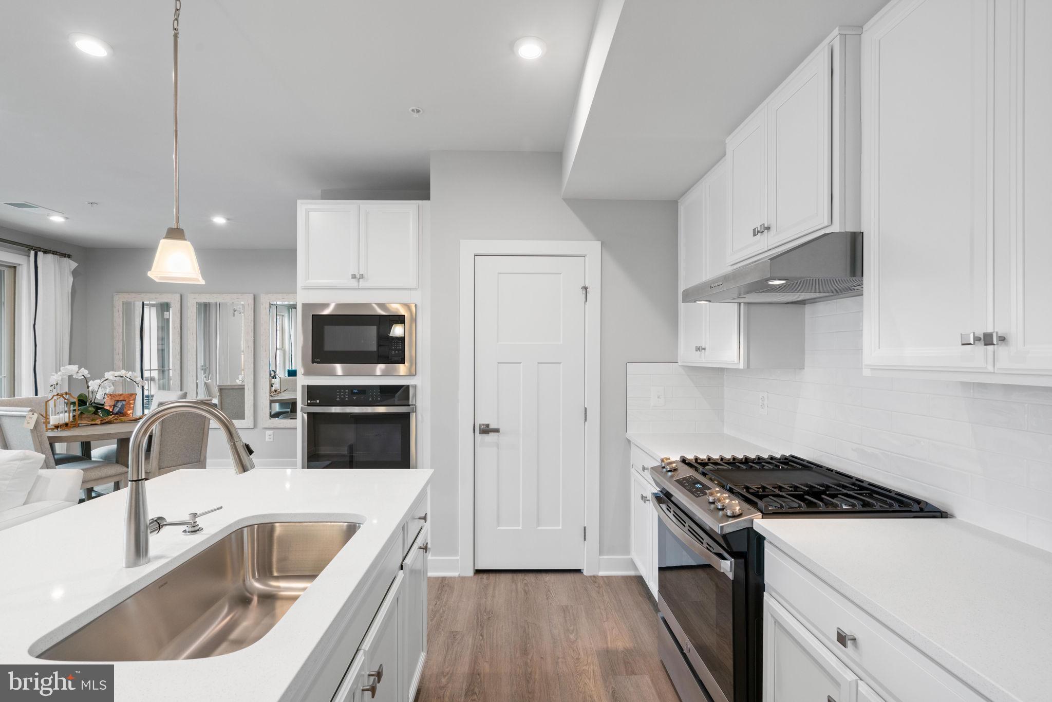 ARCOLA TOWN CENTER - Residential