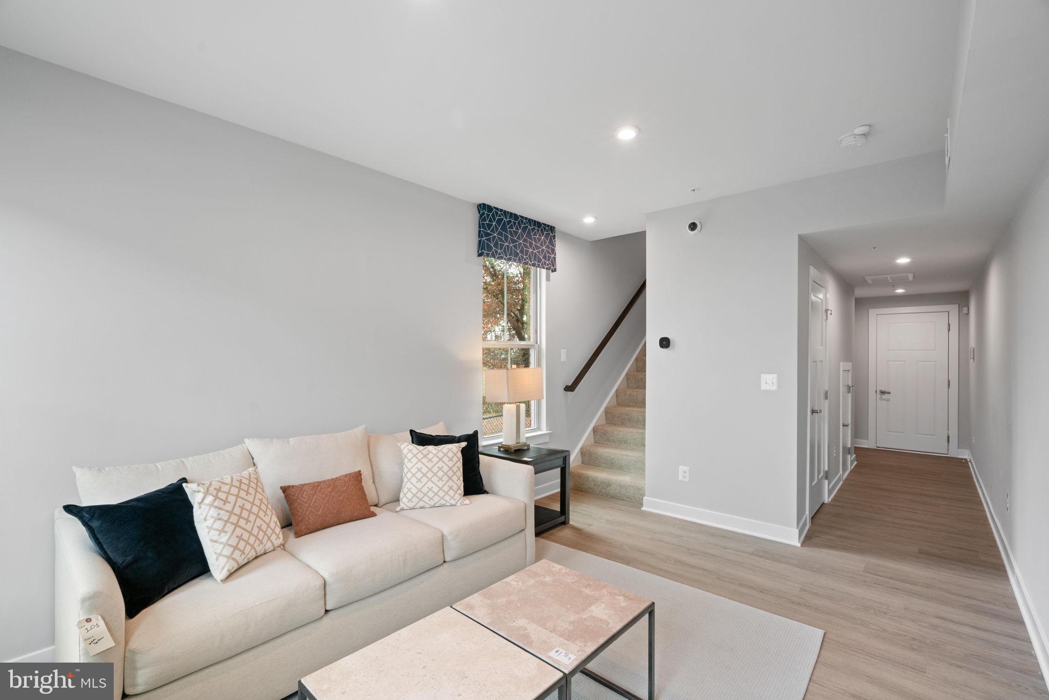 ARCOLA TOWN CENTER - Residential