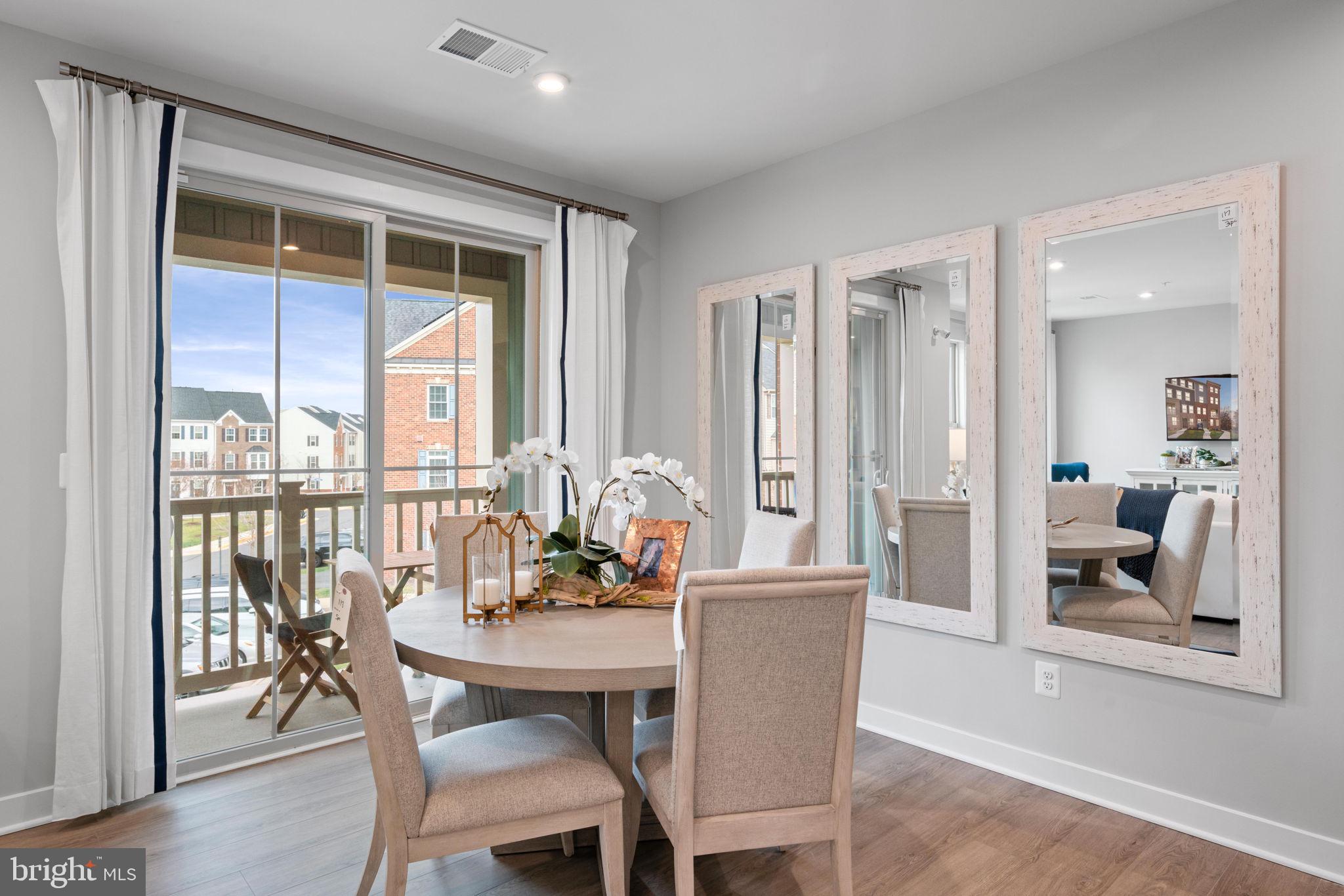ARCOLA TOWN CENTER - Residential