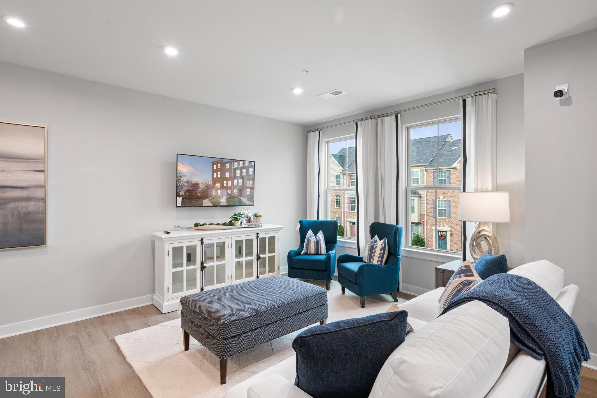 ARCOLA TOWN CENTER - Residential