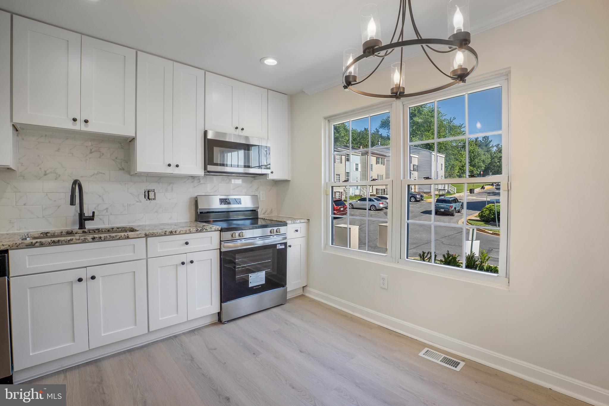 FRANKLIN RIDGE TOWNHOUSE - Residential