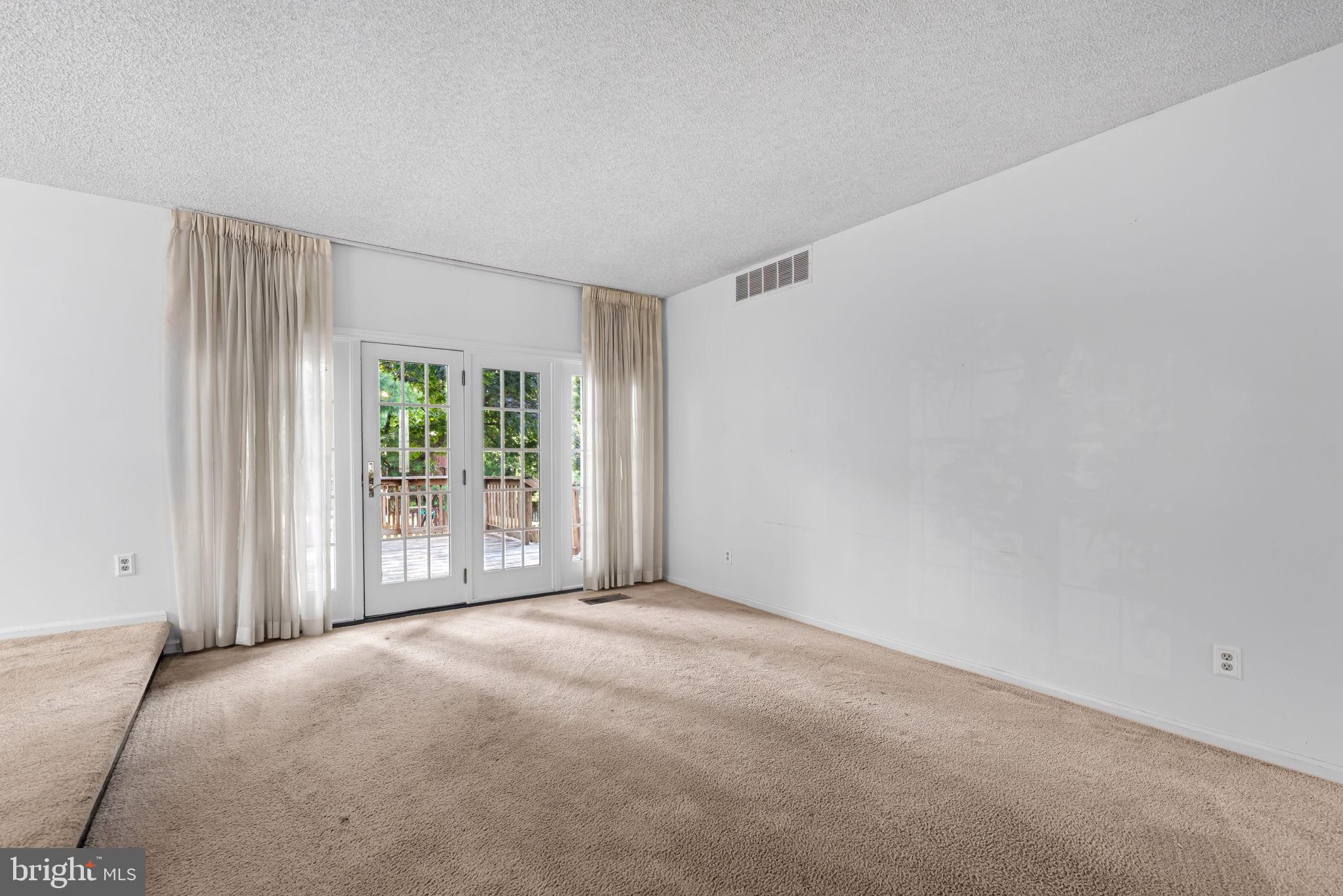 HUNT RIDGE - Residential