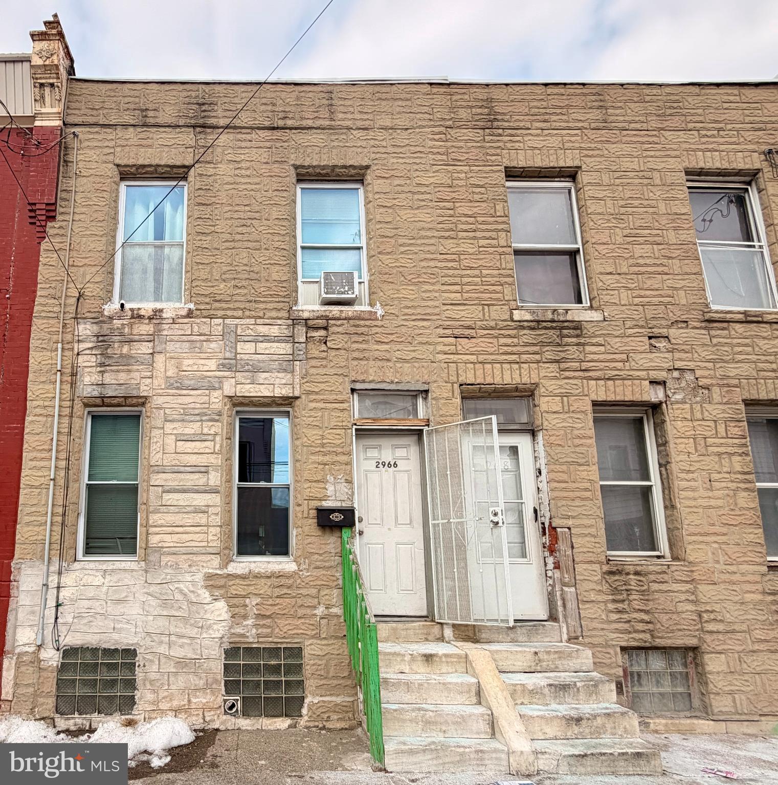 Welcome to 2966 Ruth Street, Philadelphia, PA 19134  a 3-bedroom, 1-bath single-family row townhome offering versatility and strong appeal for both investors and homebuyers. The property is currently tenant-occupied at $900 per month on a month-to-month lease, providing immediate rental income for an investor, with the flexibility to continue the tenancy or deliver the property vacant at closing. In average condition, the home offers a solid layout and a dependable foundation for those looking to add value or stabilize a long-term asset.
For an owner-occupant, this property presents an affordable opportunity to secure a primary residence with additional bedroom space and room to personalize. The practical floor plan supports comfortable living, while the month-to-month lease structure allows for a smooth transition into occupancy if desired. Whether expanding a rental portfolio or purchasing a home to build equity over time, 2966 Ruth Street offers flexibility, income potential, and long-term upside in Kensington a section of Philadelphia location