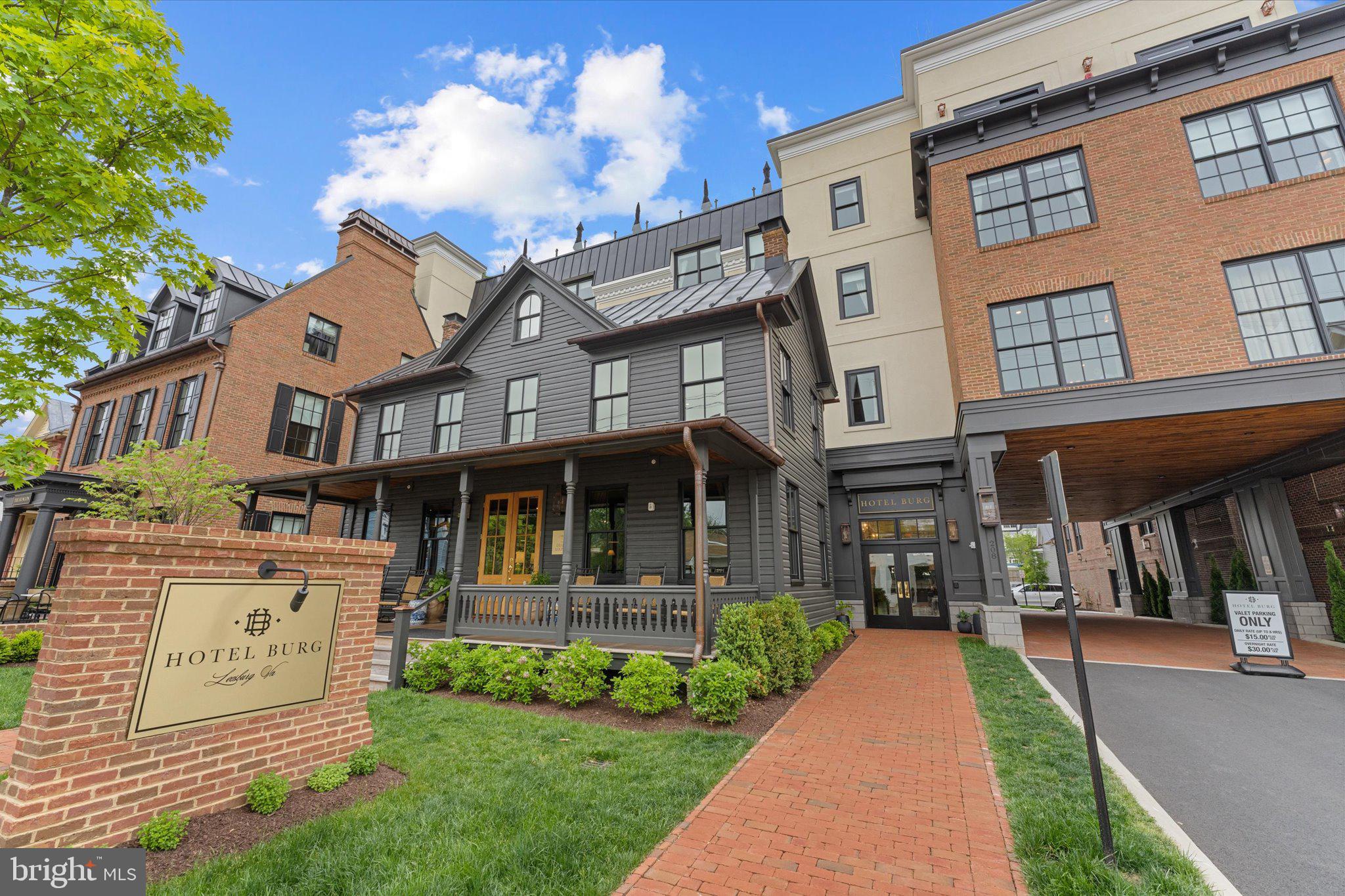 POTOMAC CROSSING - Residential