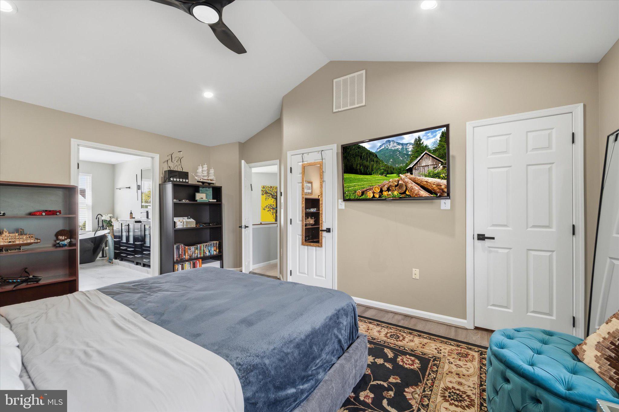 POTOMAC CROSSING - Residential