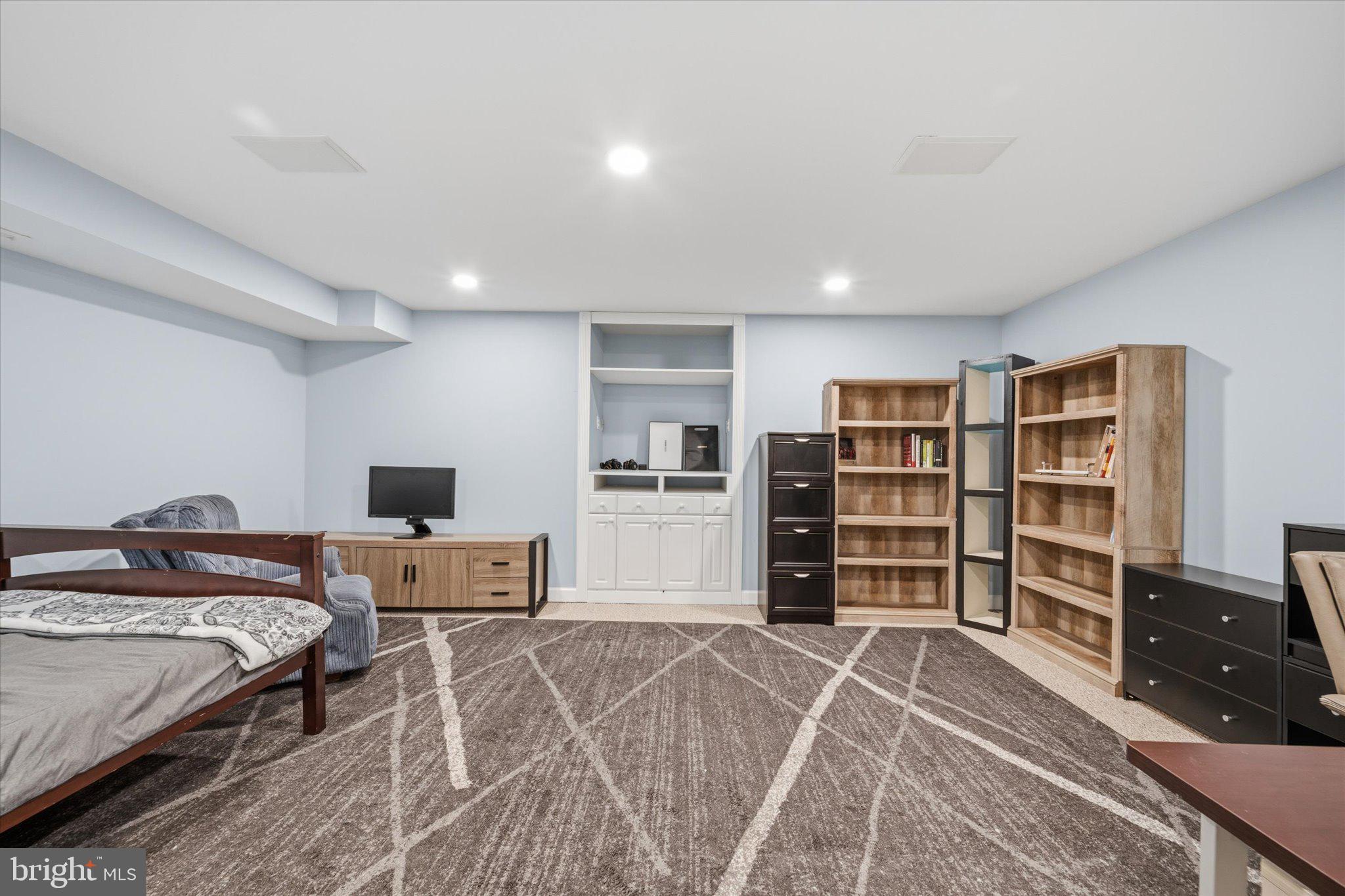 POTOMAC CROSSING - Residential