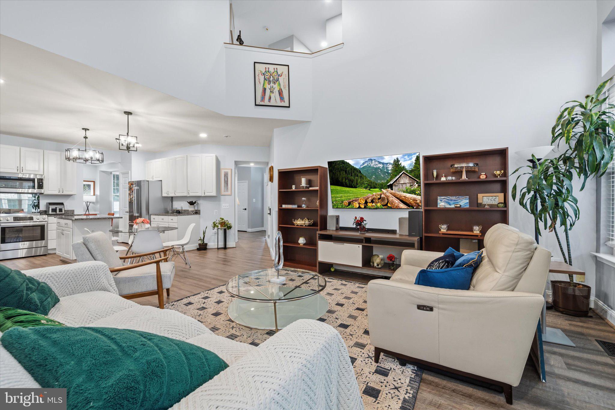 POTOMAC CROSSING - Residential