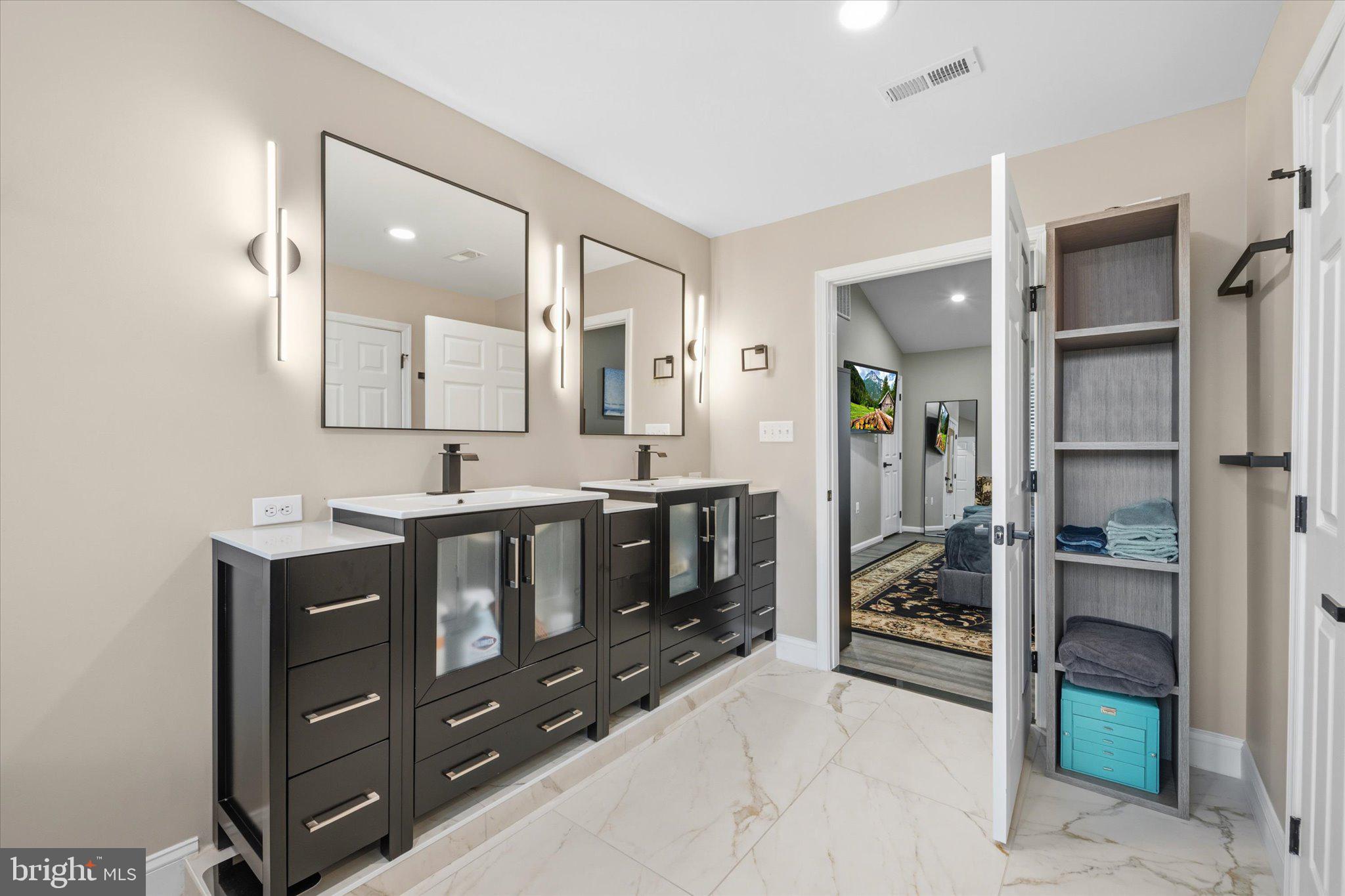 POTOMAC CROSSING - Residential