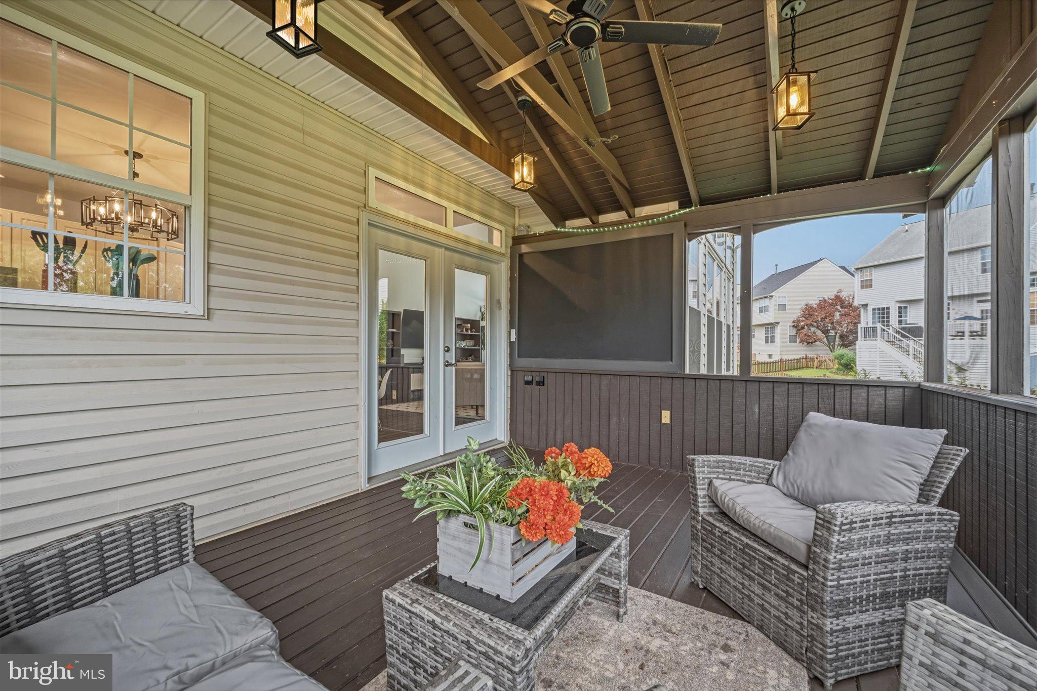 POTOMAC CROSSING - Residential