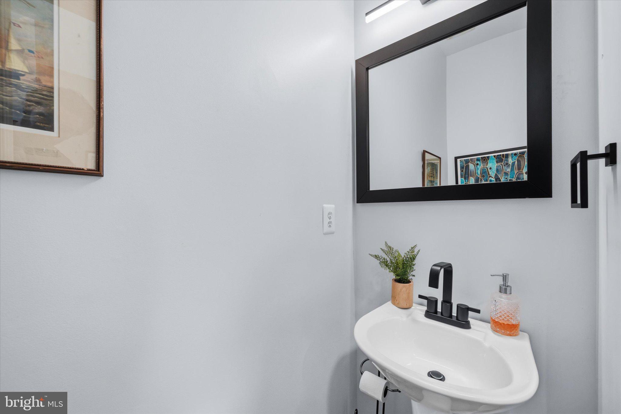 POTOMAC CROSSING - Residential