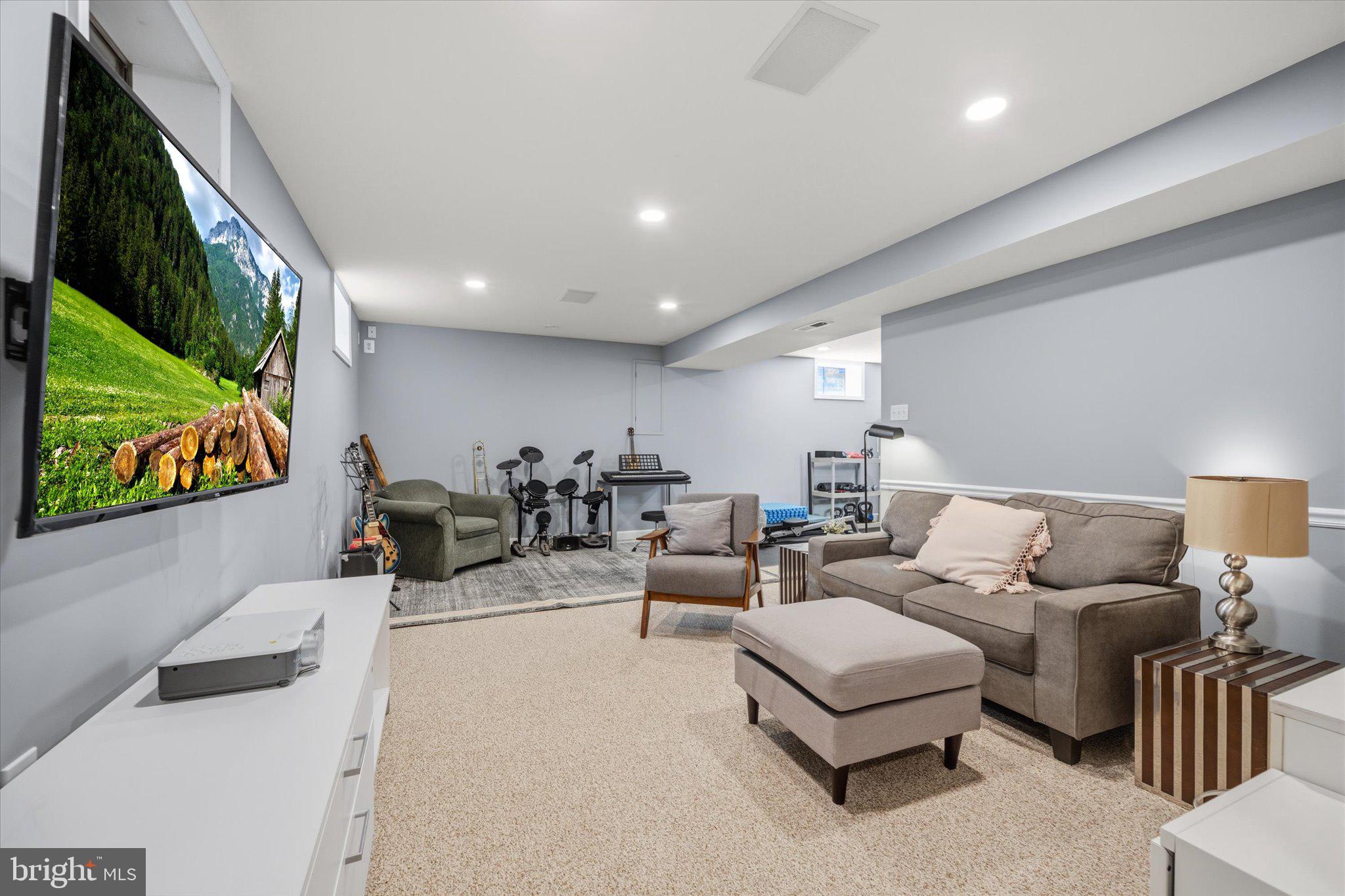 POTOMAC CROSSING - Residential