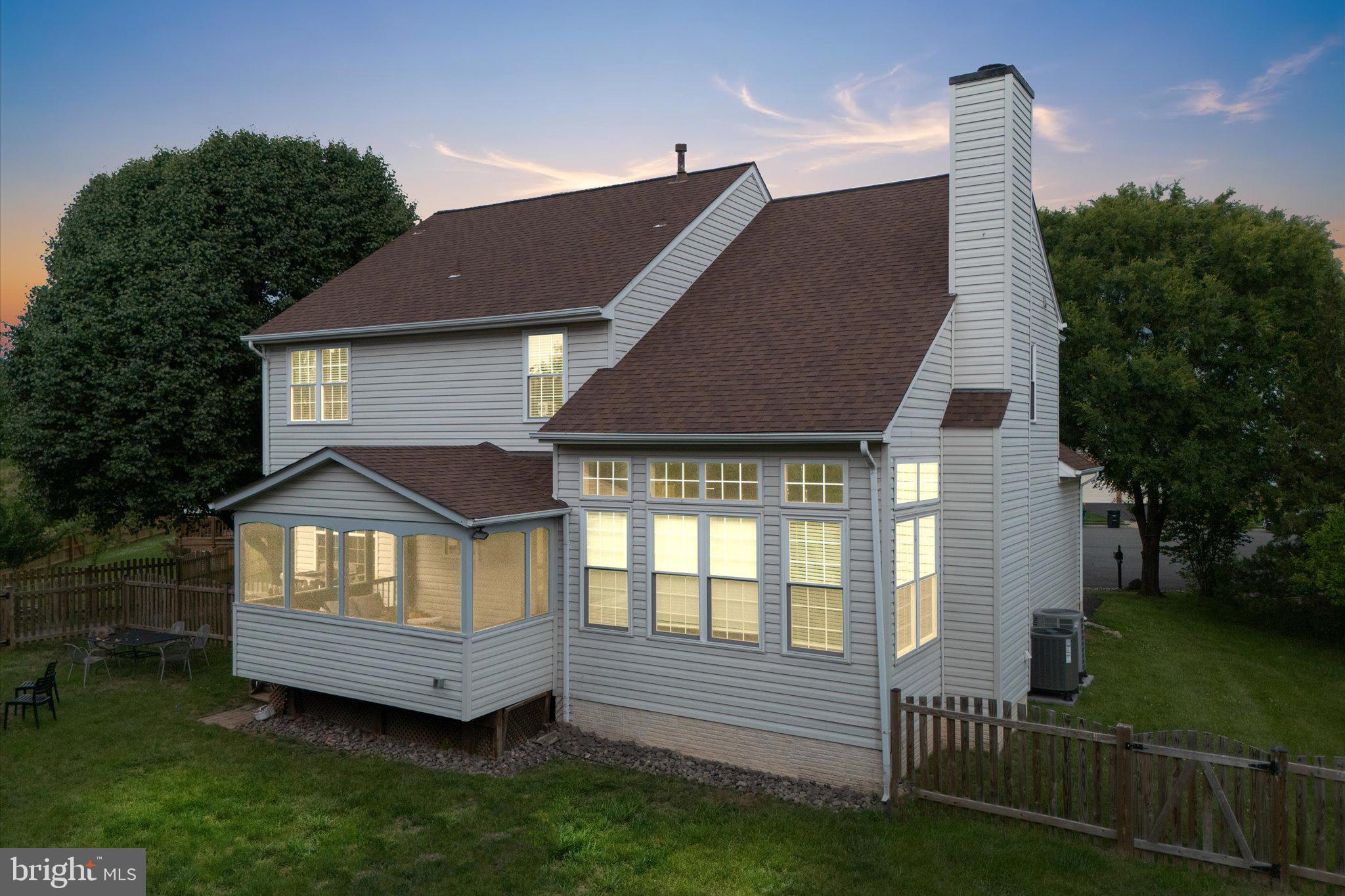 POTOMAC CROSSING - Residential