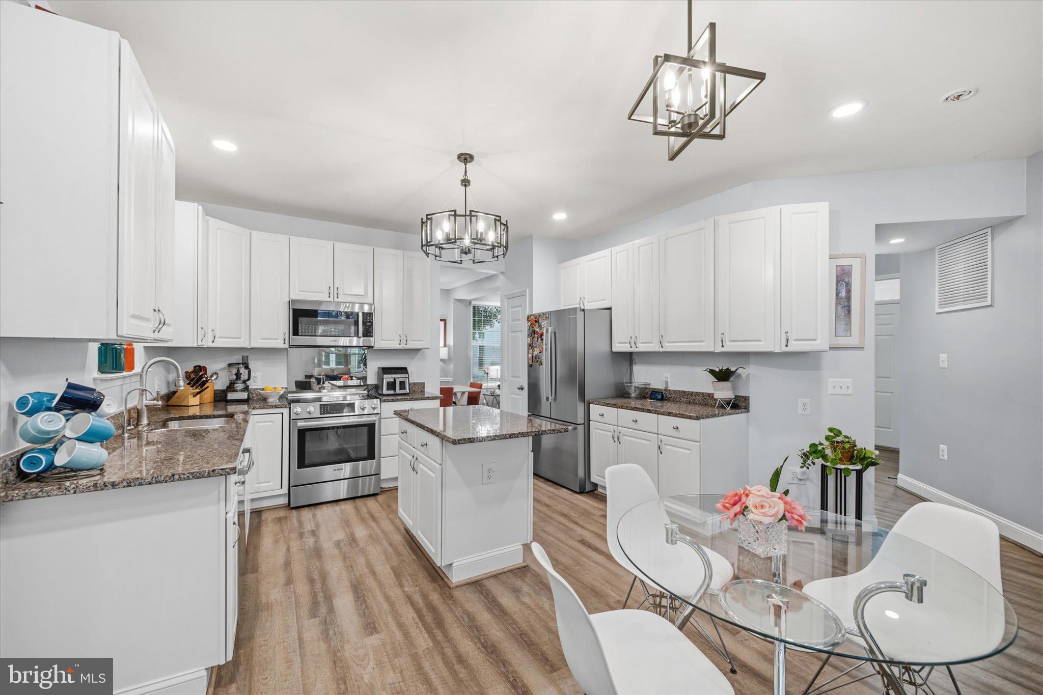POTOMAC CROSSING - Residential