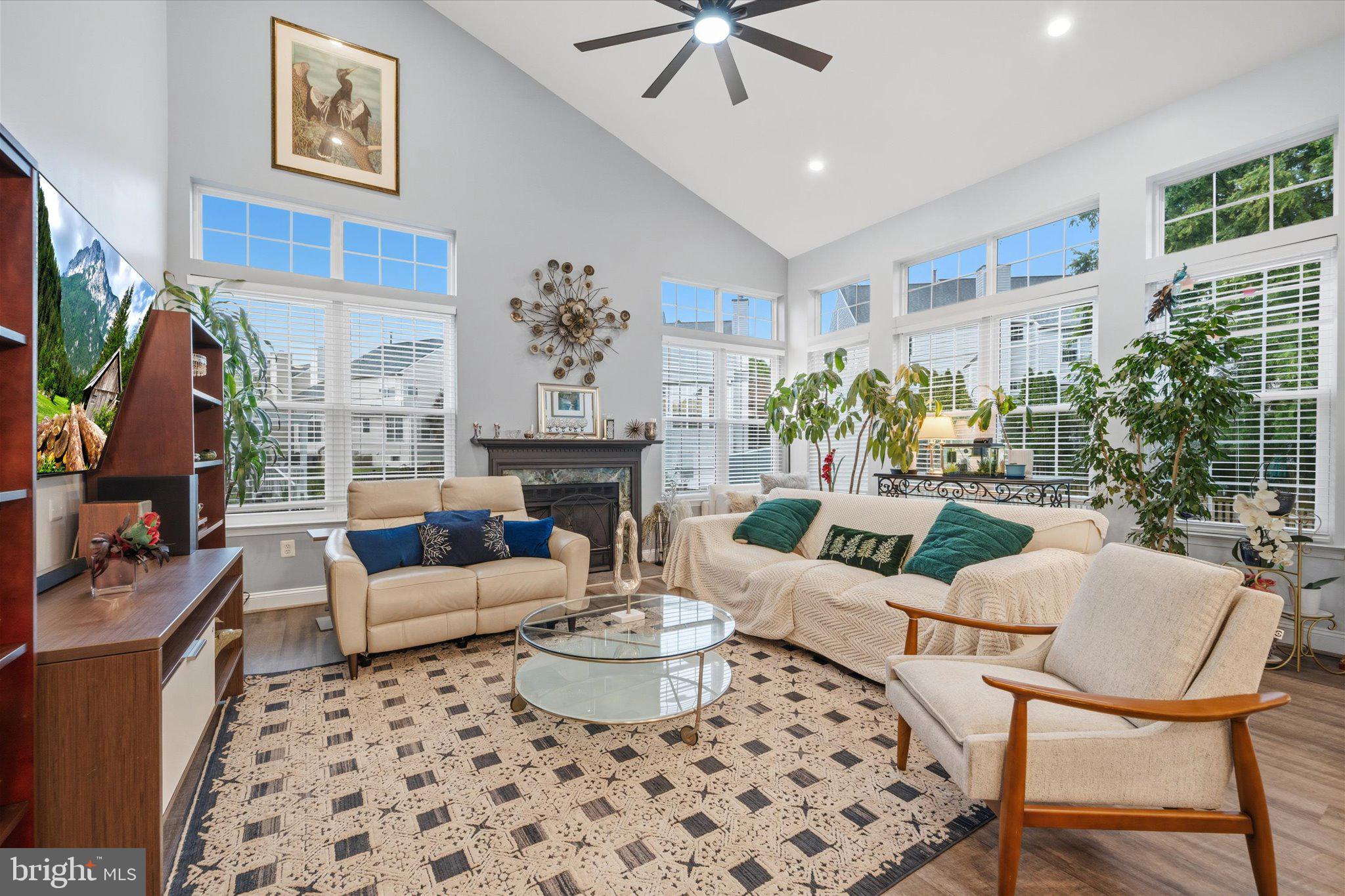 POTOMAC CROSSING - Residential