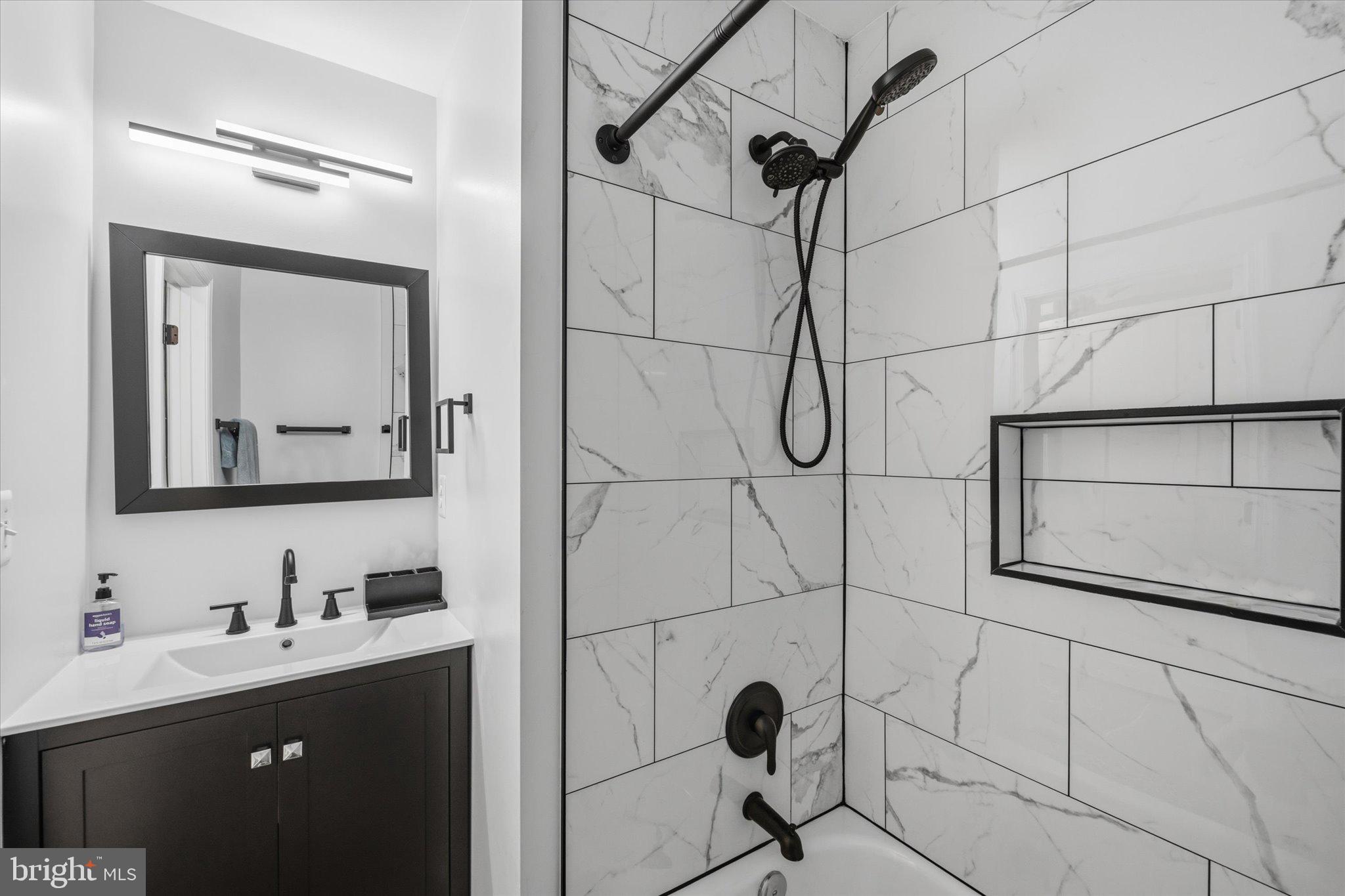 POTOMAC CROSSING - Residential