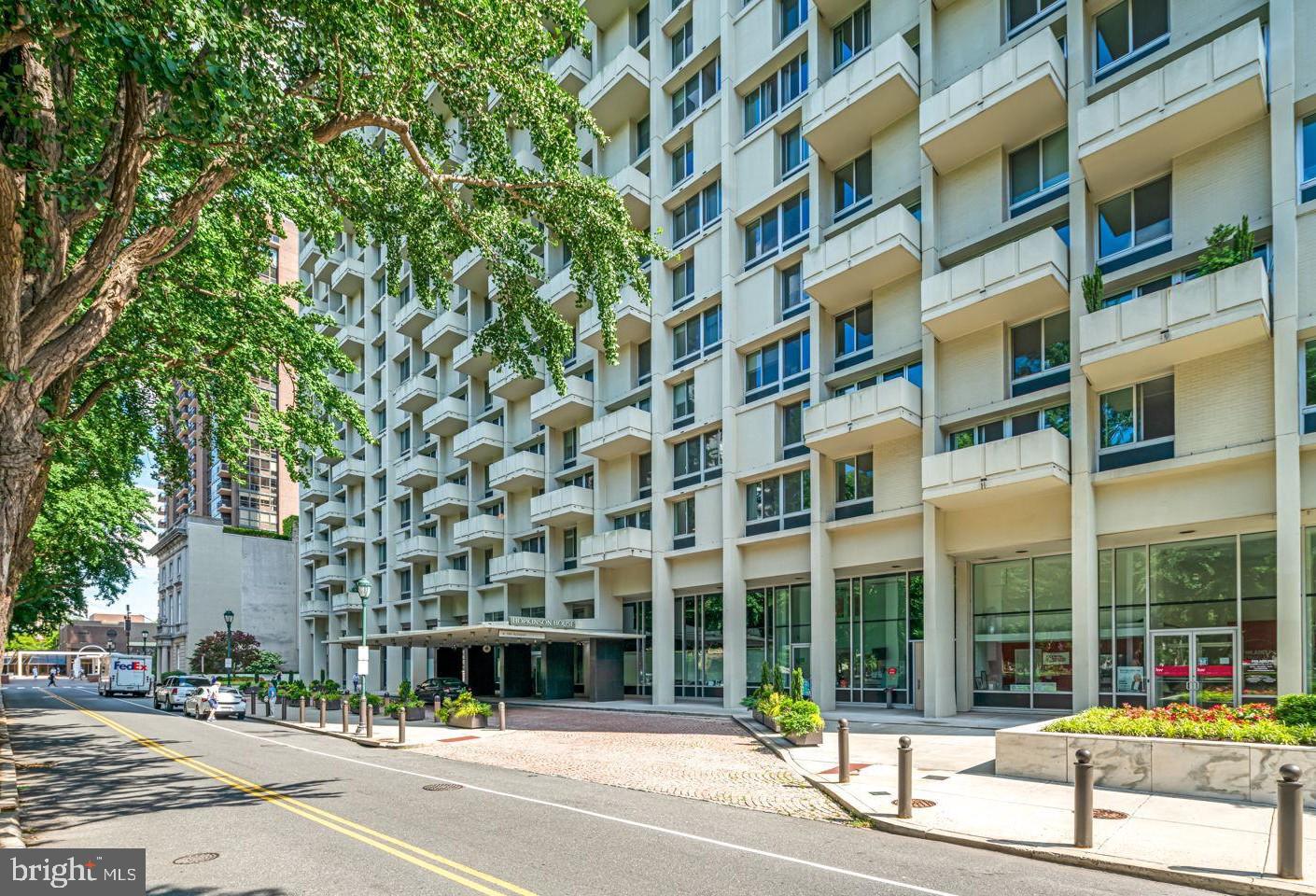Pristine, light-filled one bedroom deluxe condo with spectacular city and river views from  huge windows and a south facing BALCONY- plus there's a WASHER/DRYER in the unit!  The entry foyer with a large storage closet, which could be used as an office, leads to a spacious, open floor plan  for the living/dining areas. Additionally, these spaces  have gorgeous wood floors  The updated kitchen includes s/s appliances and  ample counter space. A beautifully renovated bath with a walk-in shower is accessible from the bedroom and hallway. The  generously sized bedroom , with wood floors, has great closet space and its oversized windows provide glorious views of the  morning sunrise. The modernist, award-winning Hopkinson House is a full service, non-smoking building with 24hr desk staff, a fabulous roof top pool (fee), gorgeous landscaped patio, underground garage (fee), a convenience store and beauty salon  in the lobby and  is within easy access to the amenities of city living boasting a WalkScore of 100. Condo fee includes utilities, CableTV, high speed internet.