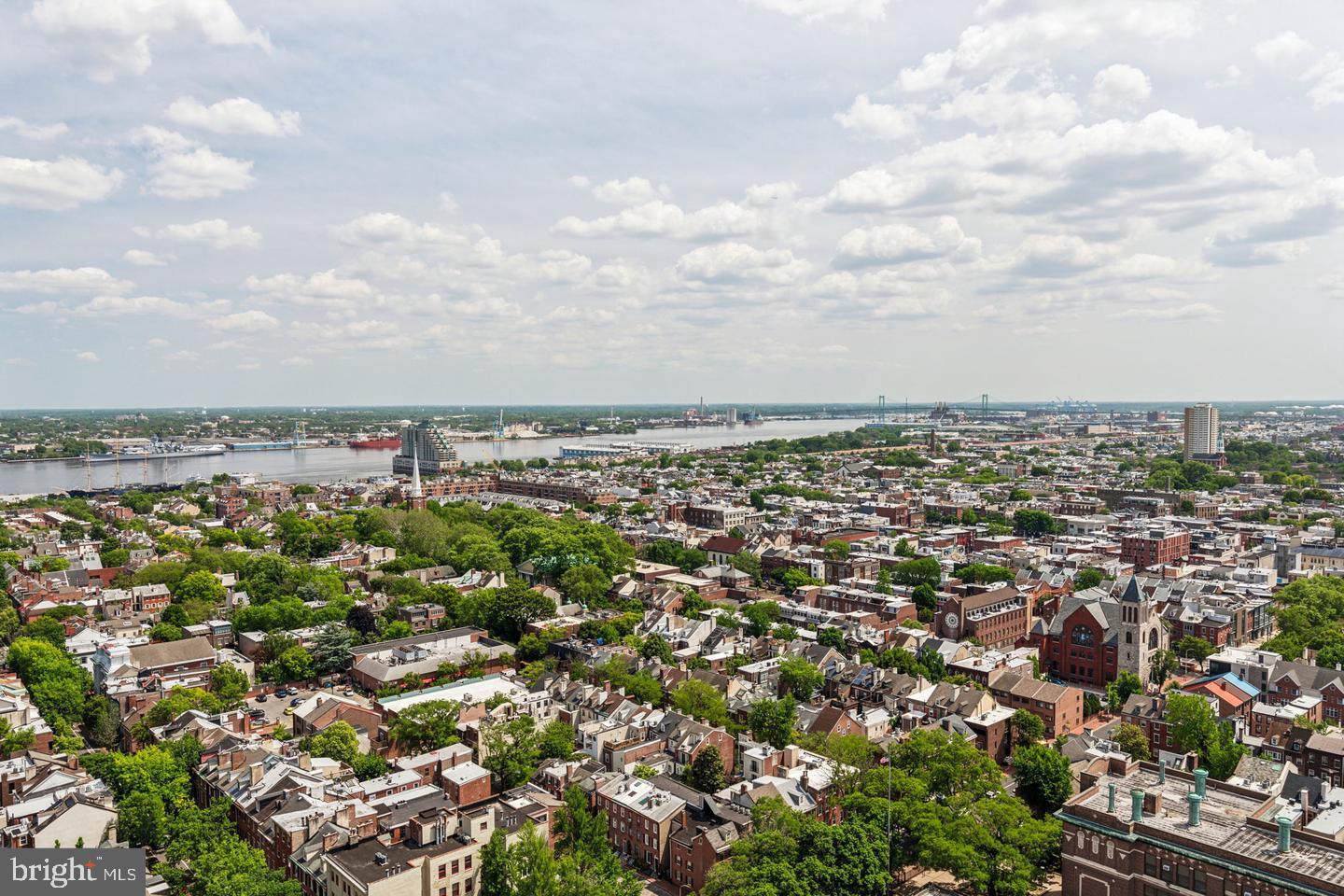 SOCIETY HILL - Residential