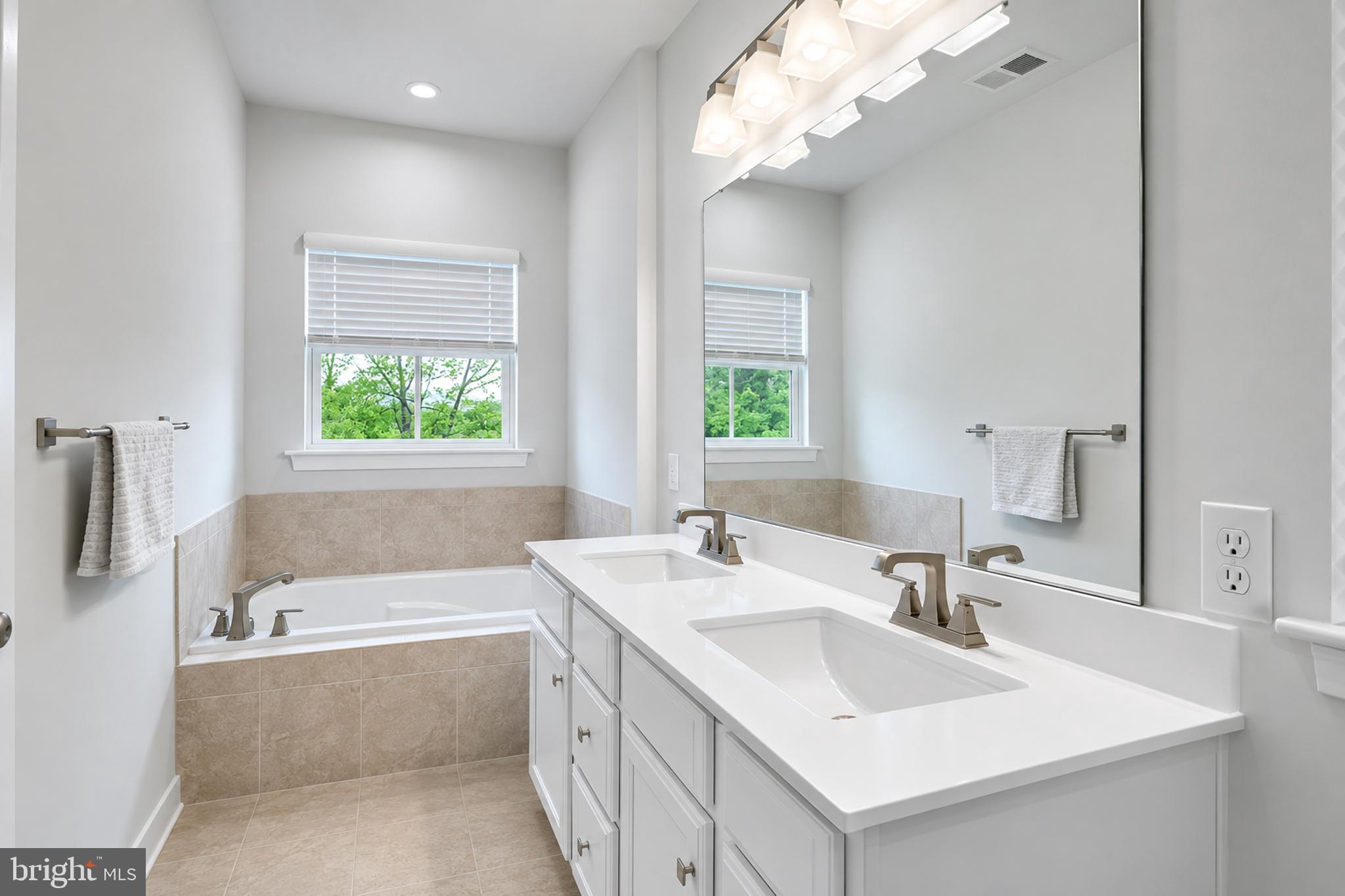 MAPLEVIEW - Residential