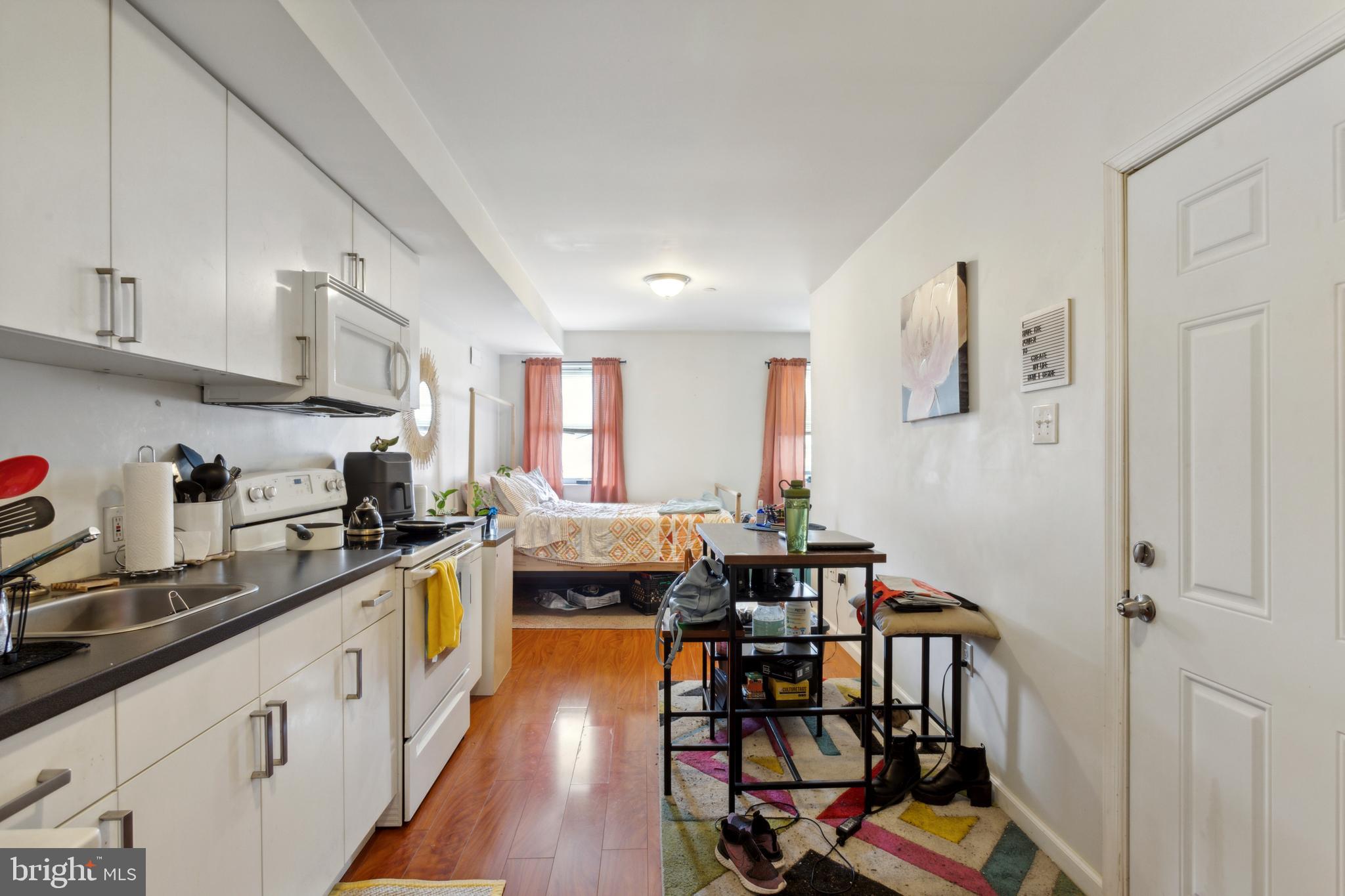 PHILADELPHIA (NORTHWEST) - Residential