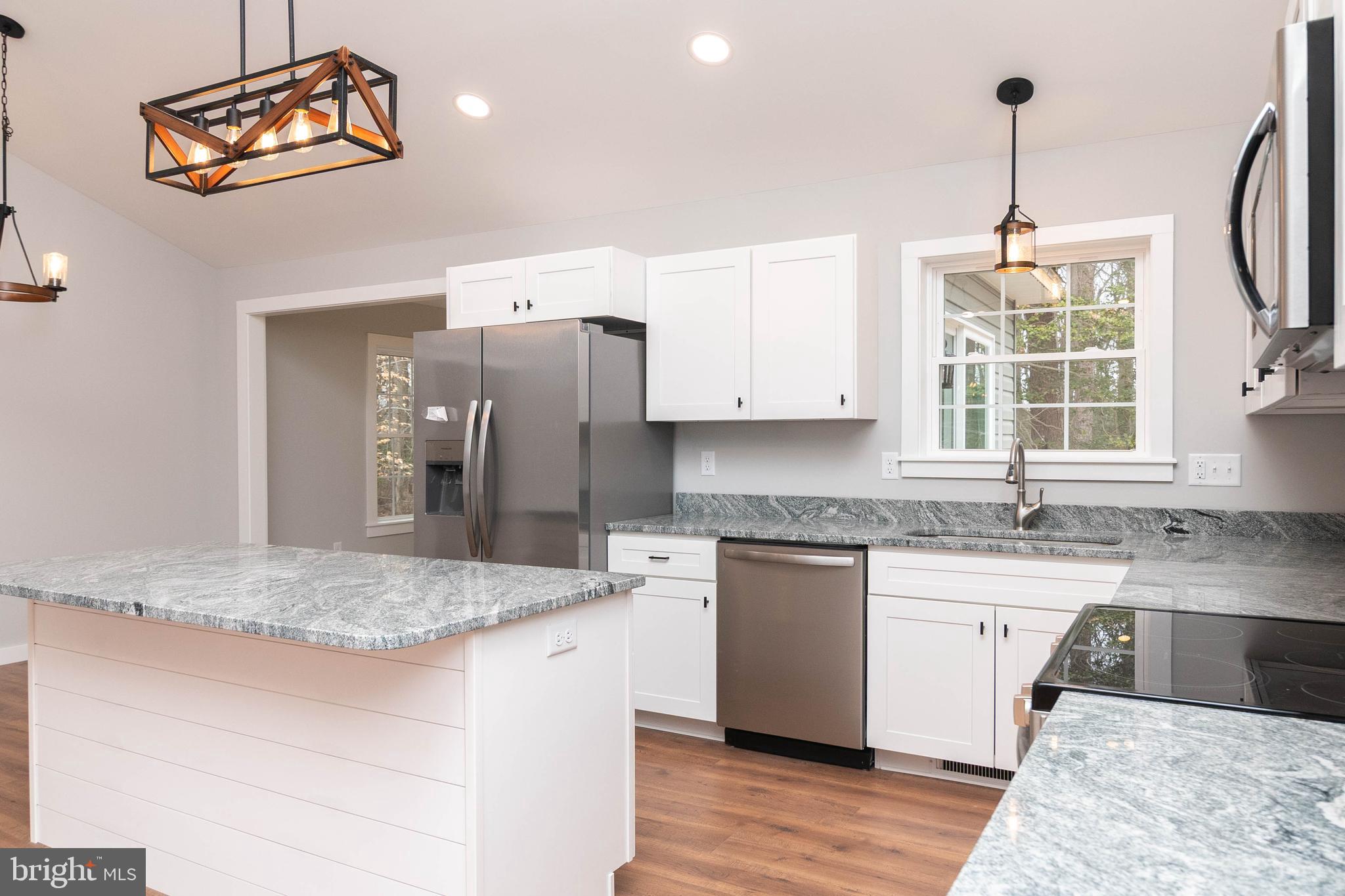 CEDAR CREEK - Residential
