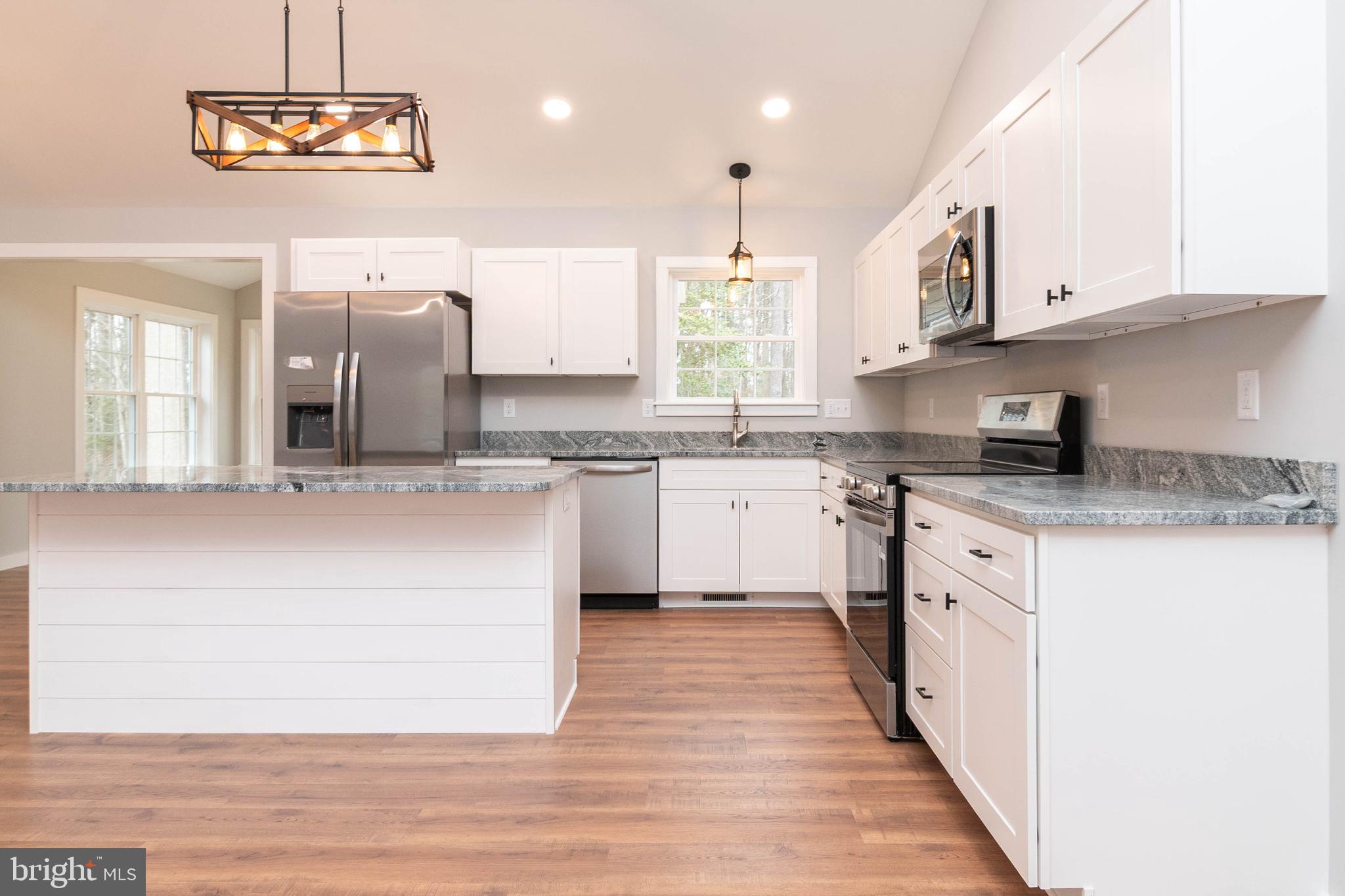 CEDAR CREEK - Residential