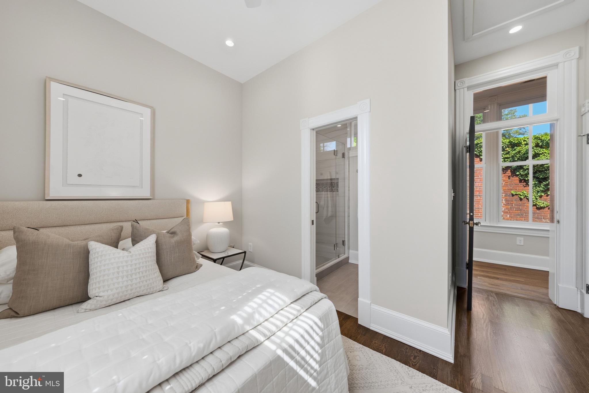 GEORGETOWN - Residential