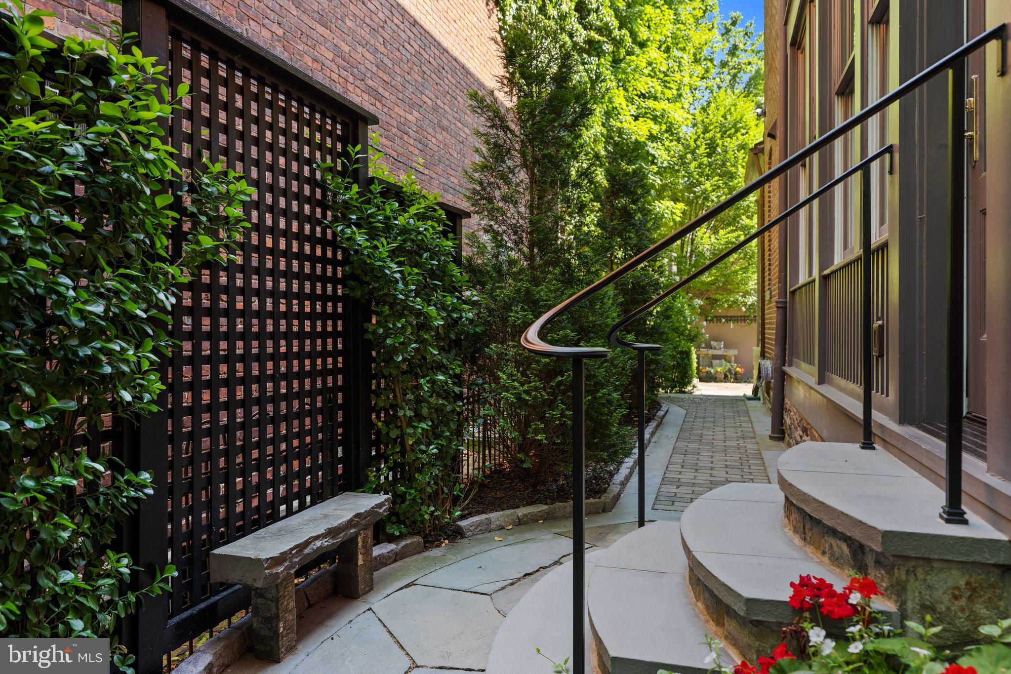 GEORGETOWN - Residential