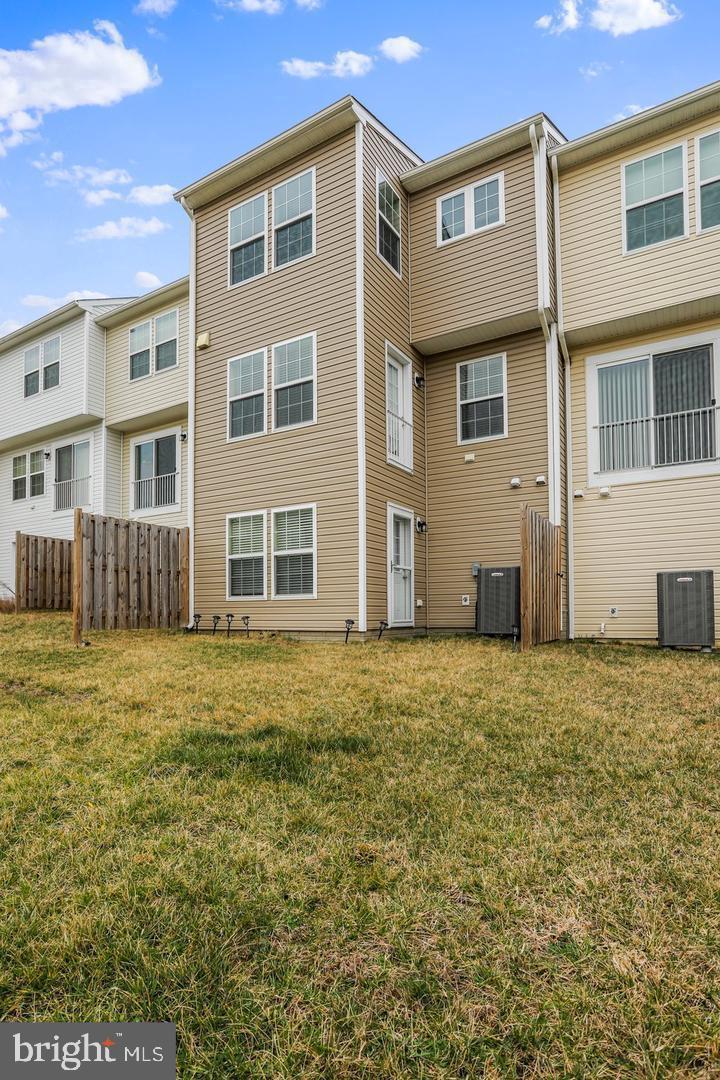 STONEBROOK VILLAGE - Residential