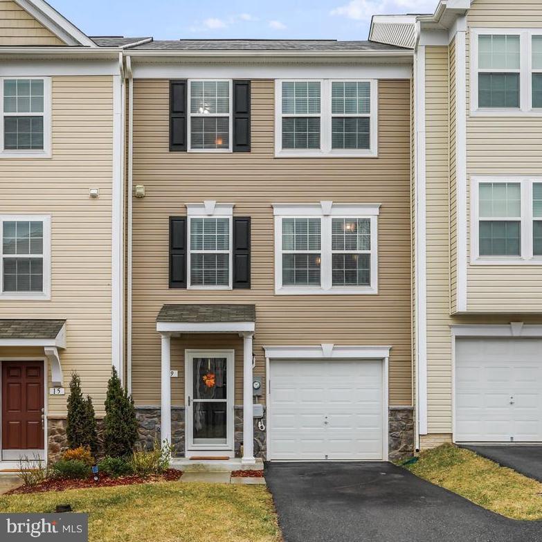 STONEBROOK VILLAGE - Residential