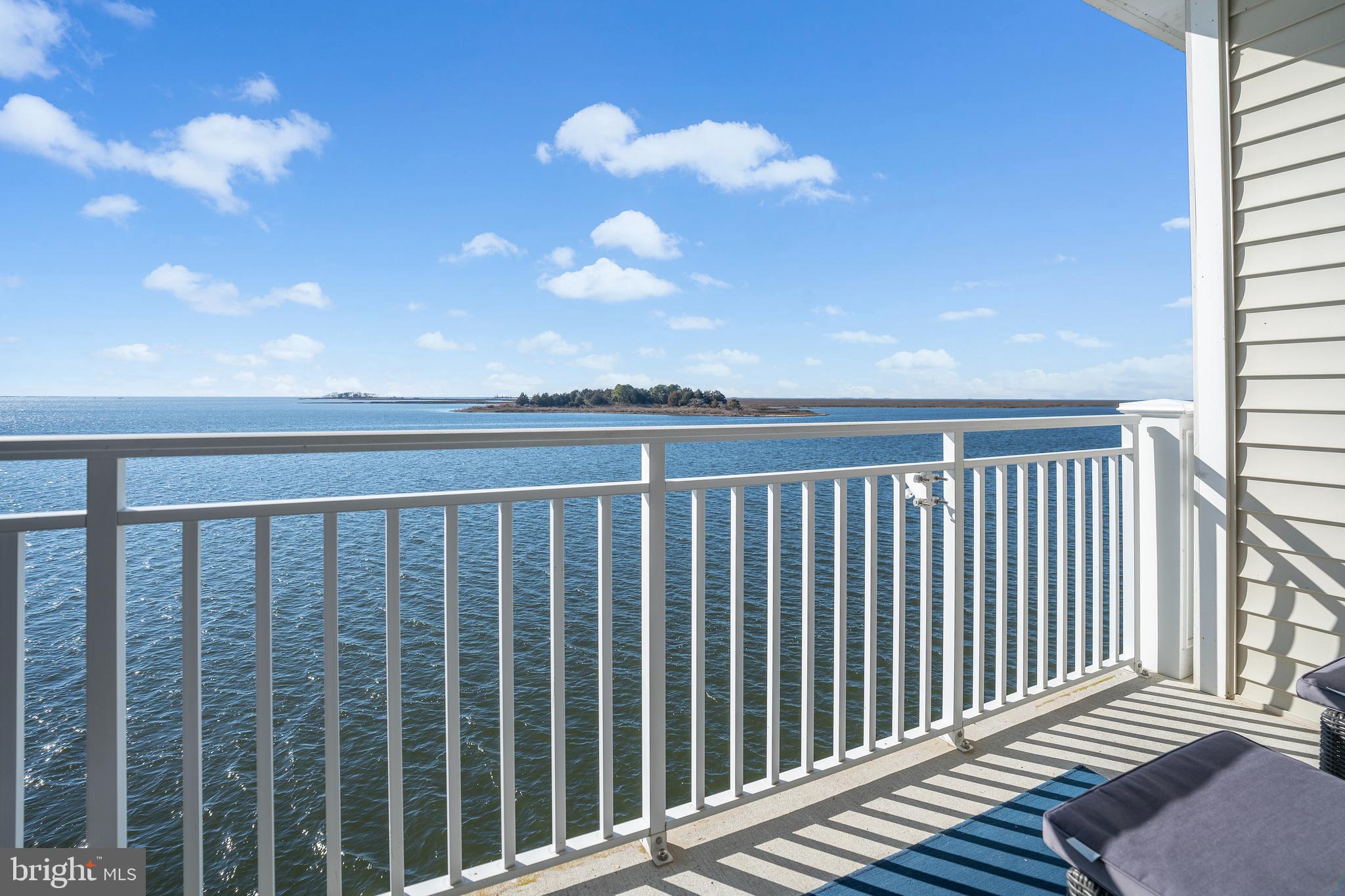 HARBOUR LIGHT CONDOS - Residential