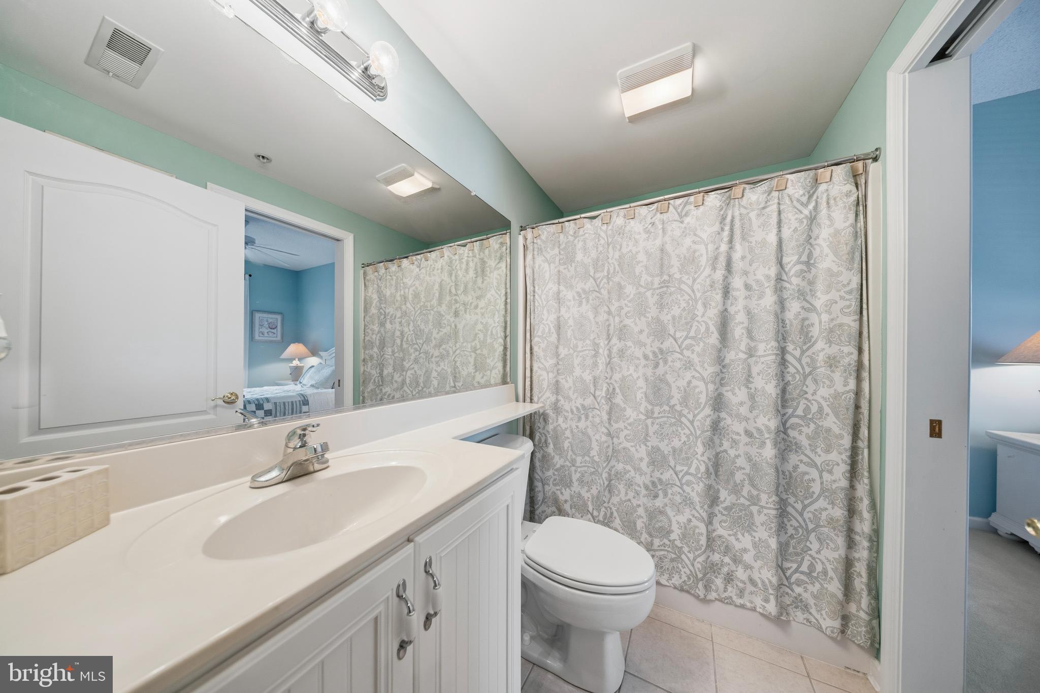 HARBOUR LIGHT CONDOS - Residential