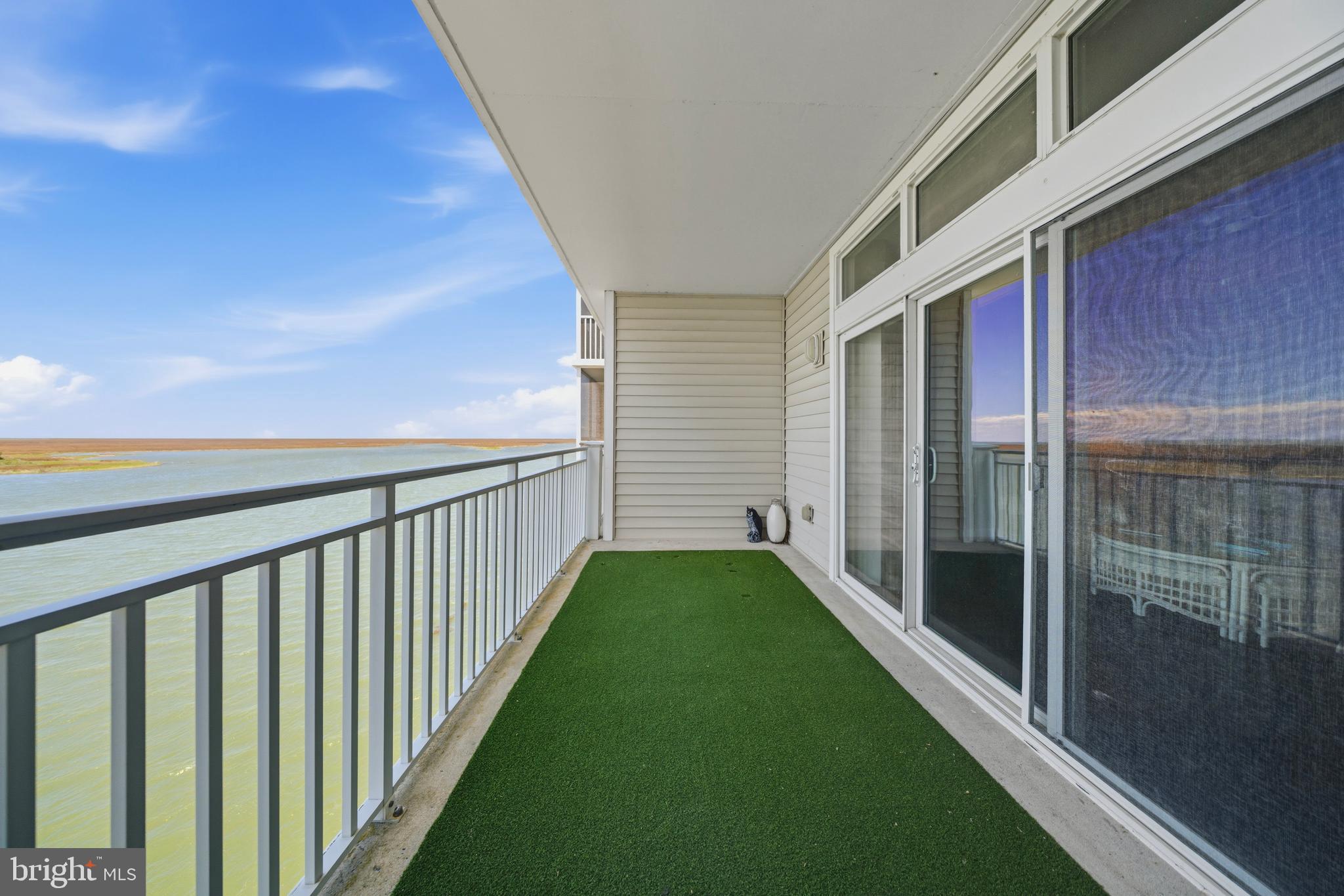 HARBOUR LIGHT CONDOS - Residential