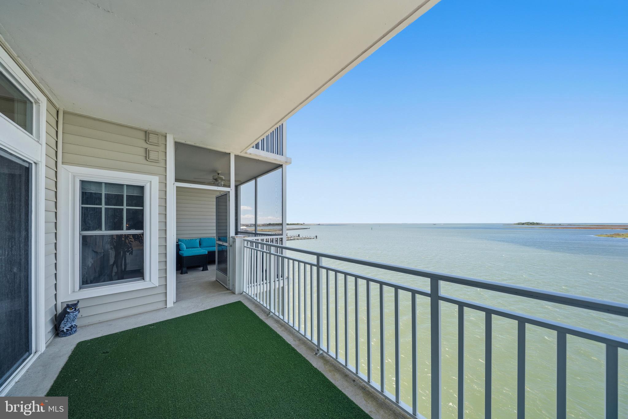 HARBOUR LIGHT CONDOS - Residential