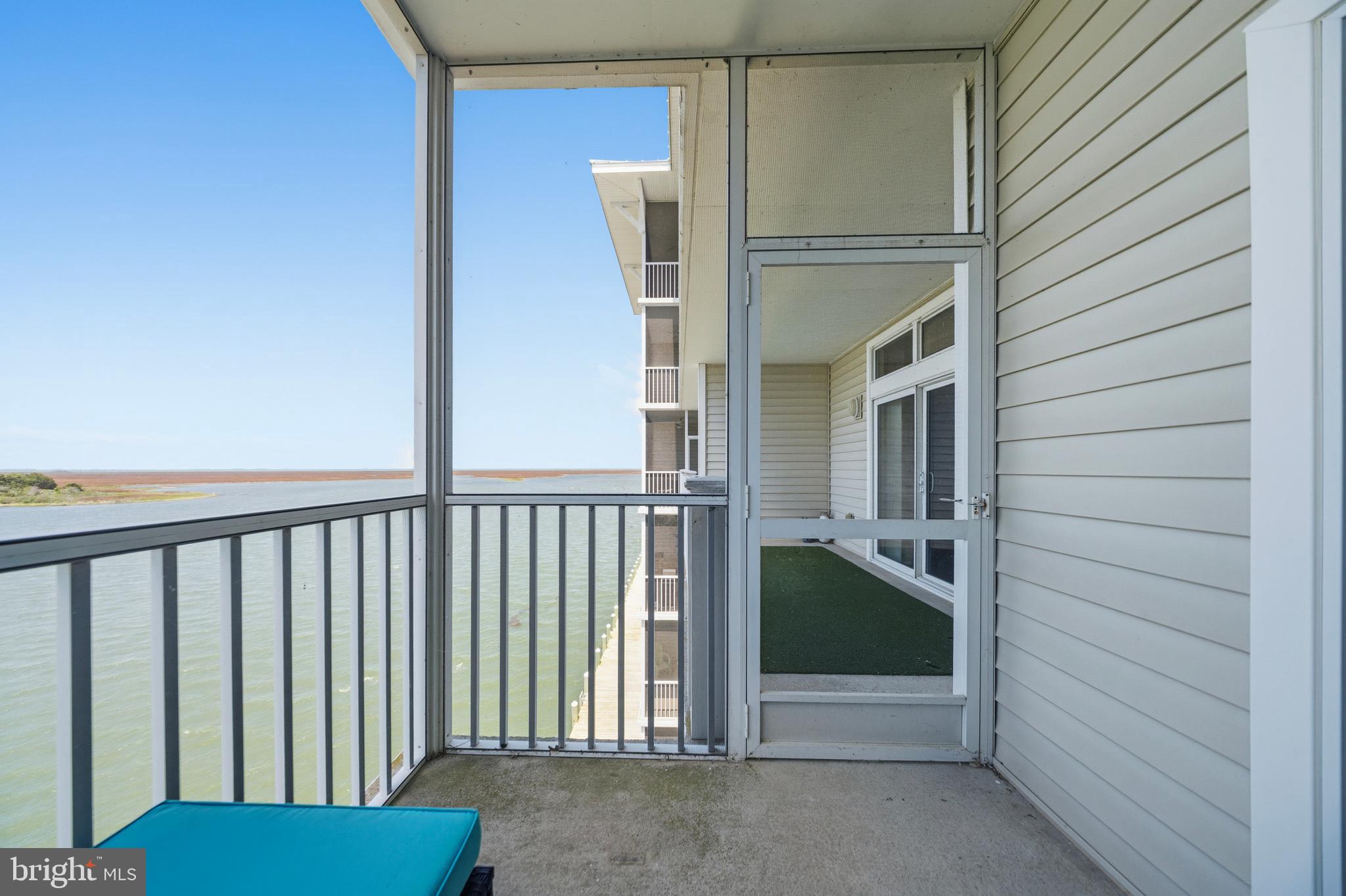 HARBOUR LIGHT CONDOS - Residential