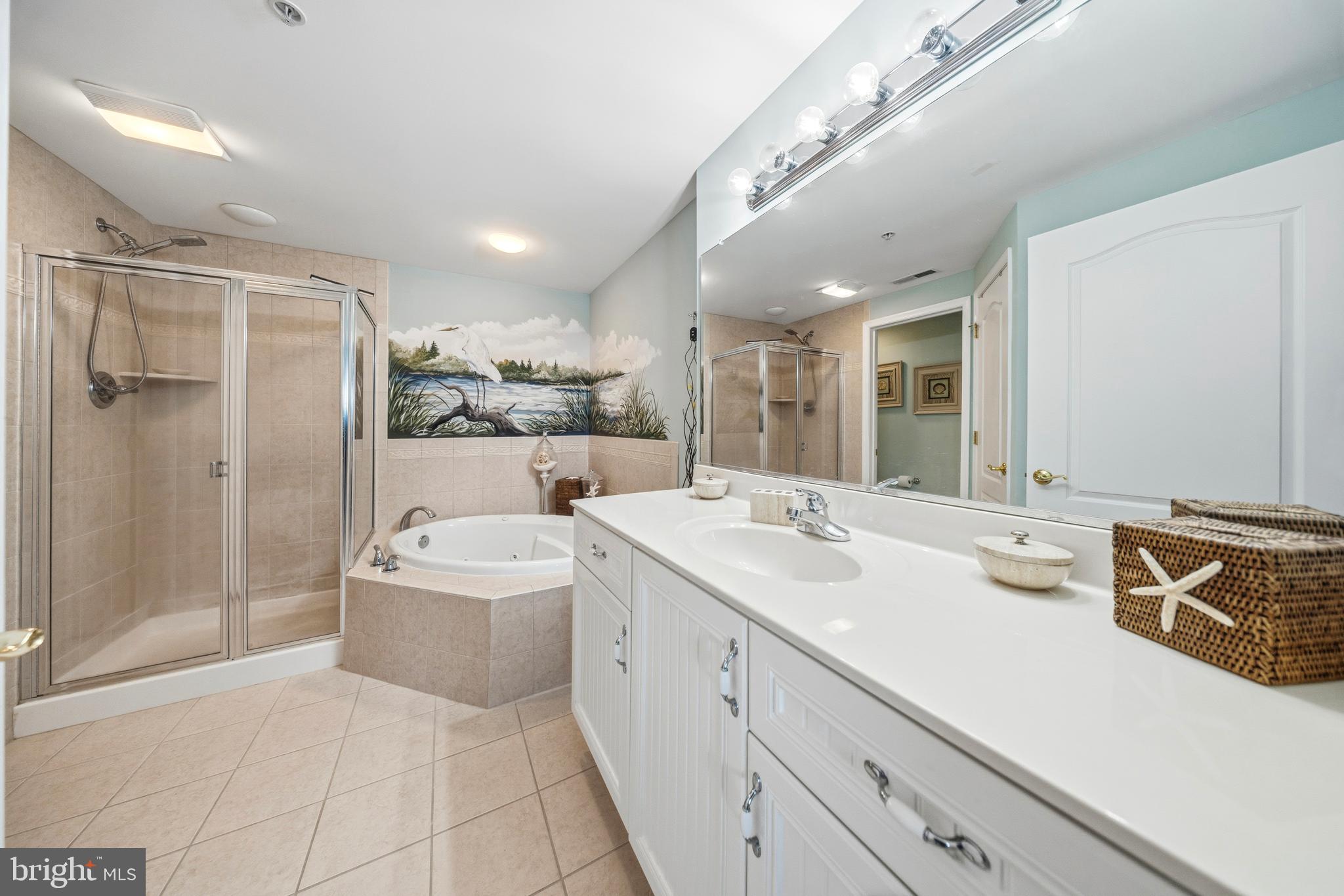 HARBOUR LIGHT CONDOS - Residential